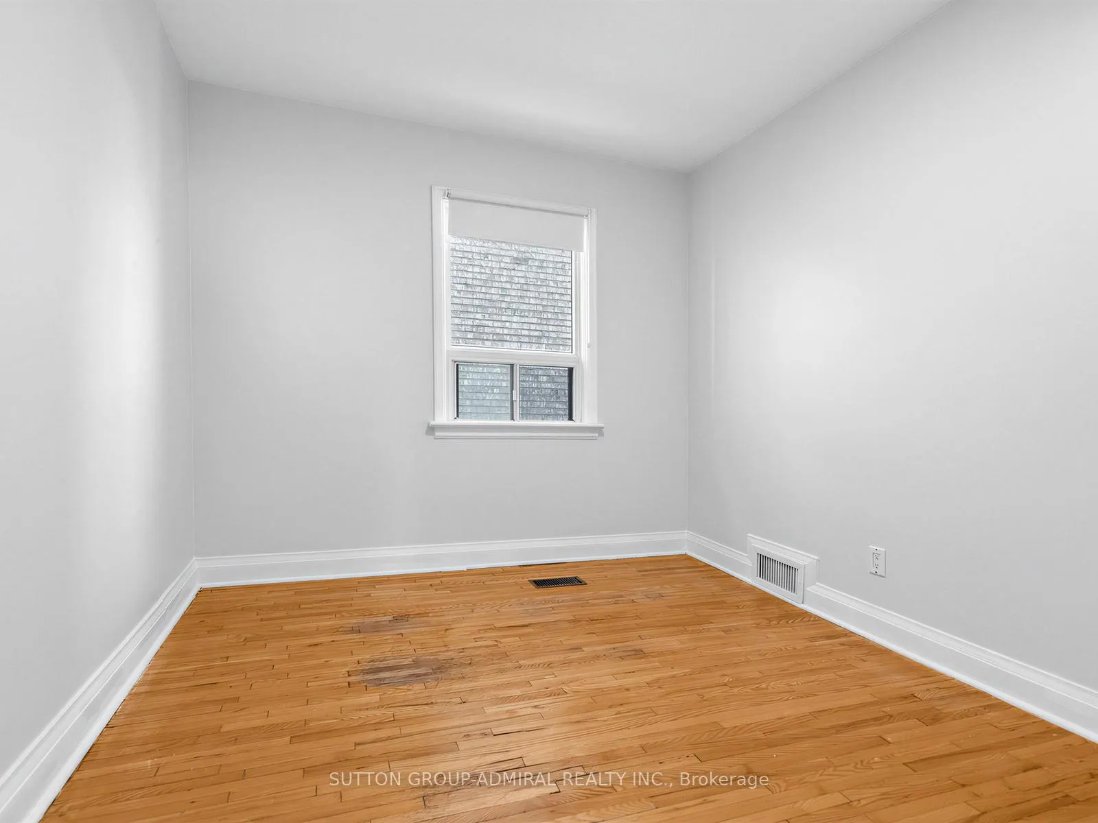 Photo 14 of 157 Hillmount Avenue, Toronto, Englemount-Lawrence — HOMEH