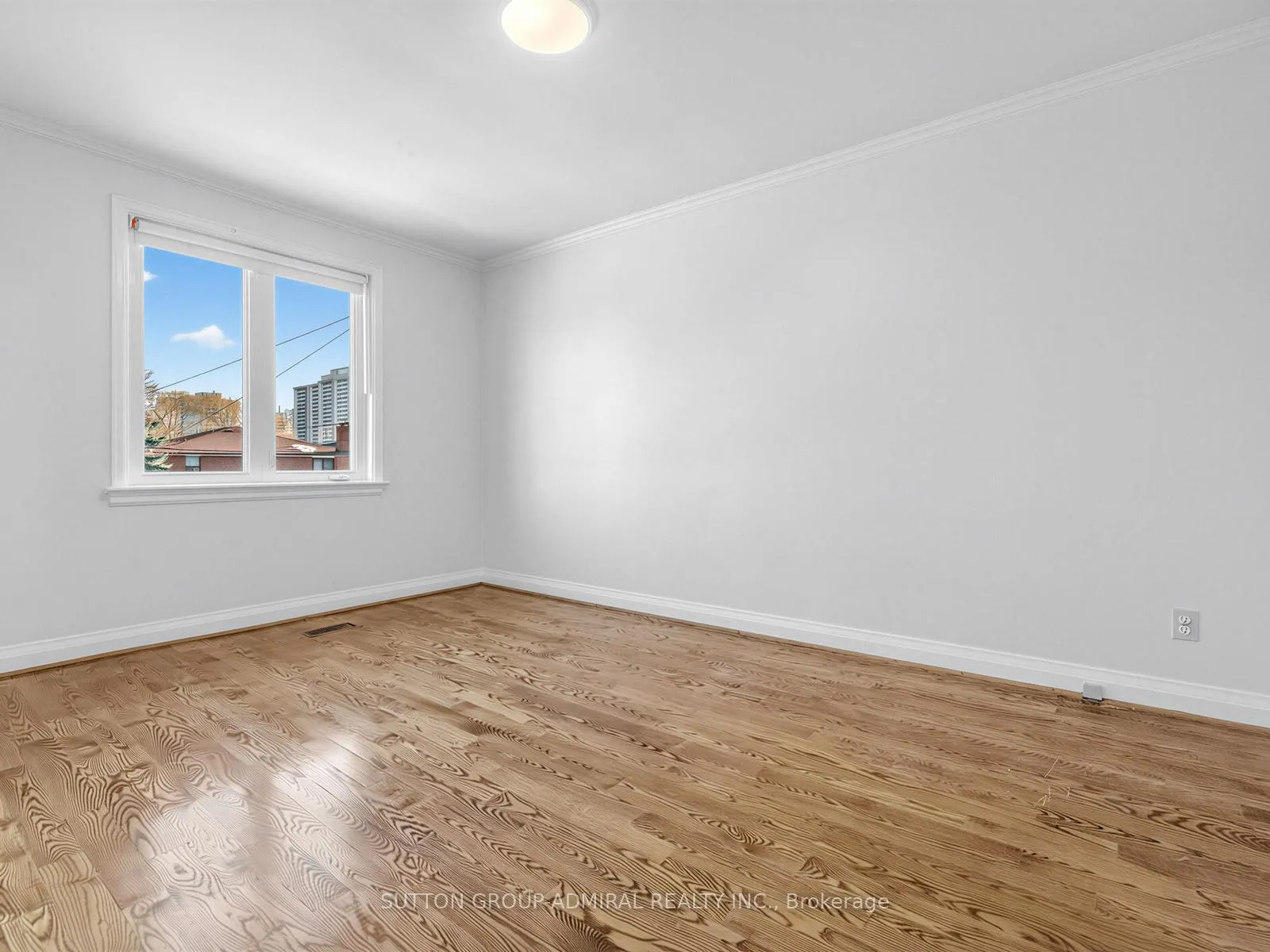 Photo 15 of 157 Hillmount Avenue, Toronto, Englemount-Lawrence — HOMEH