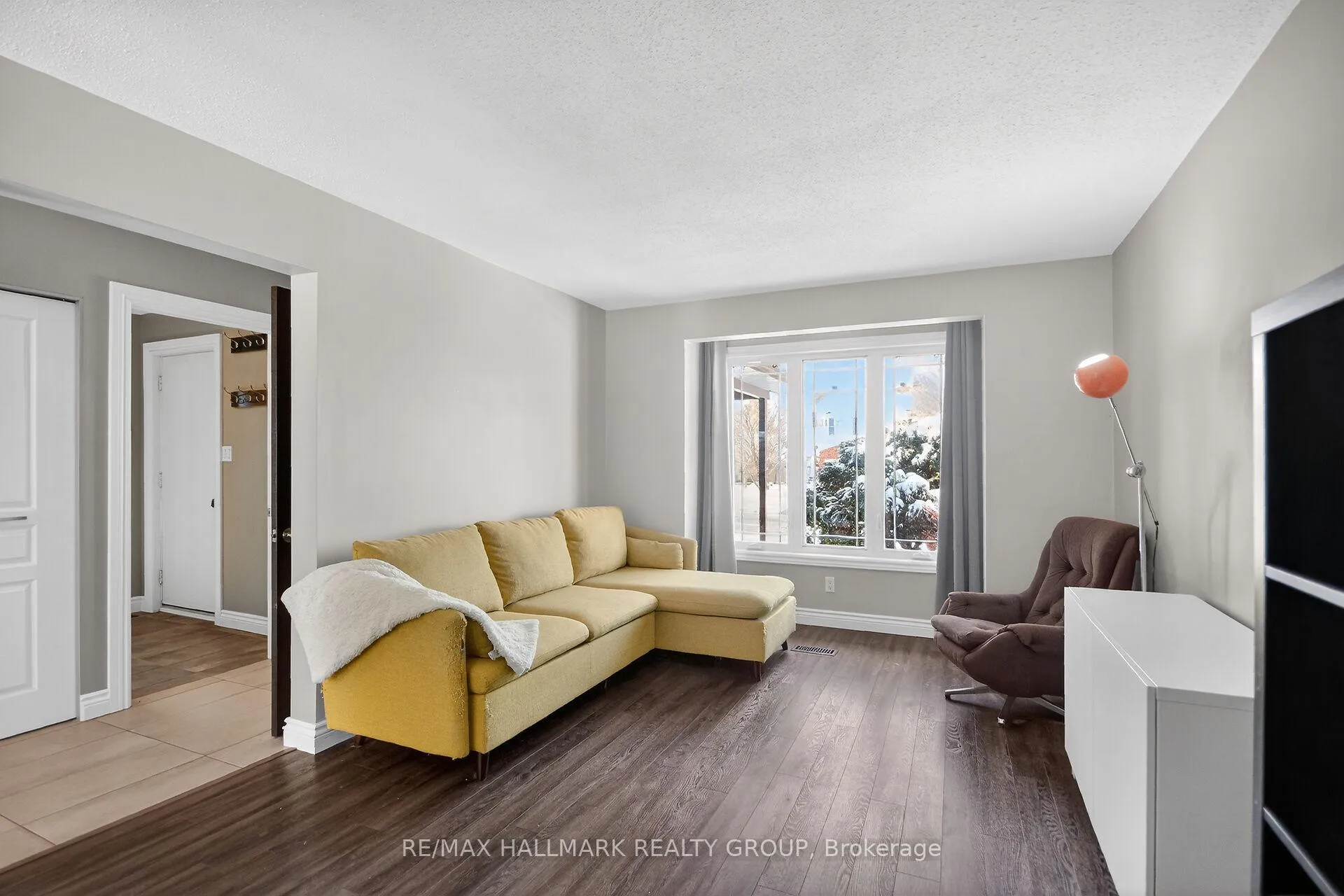 Photo 6 of 544 Apollo Way, Ottawa, Fallingbrook/Pineridge — HOMEH