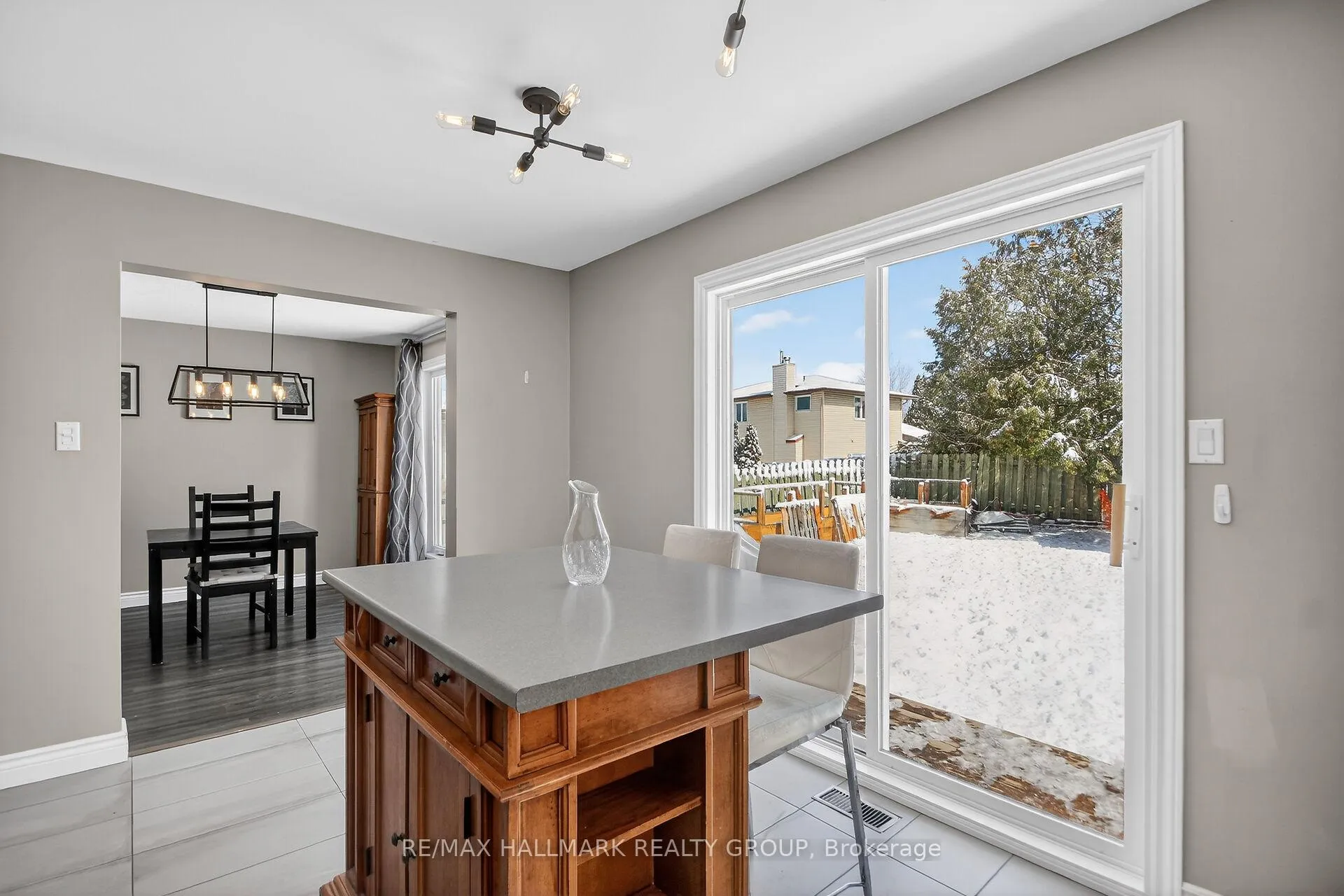 Photo 10 of 544 Apollo Way, Ottawa, Fallingbrook/Pineridge — HOMEH