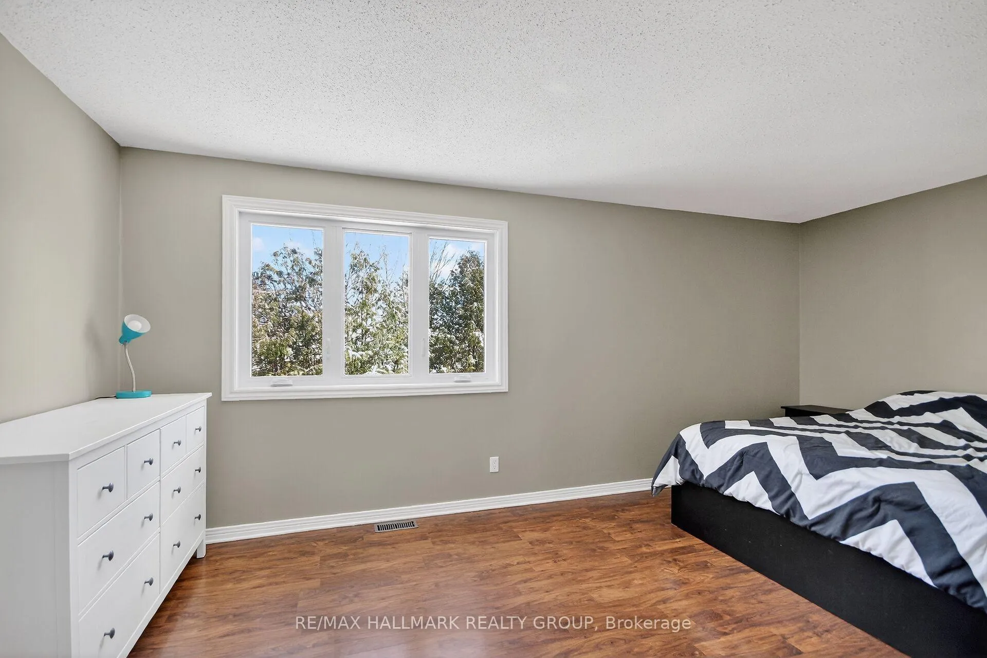 Photo 18 of 544 Apollo Way, Ottawa, Fallingbrook/Pineridge — HOMEH