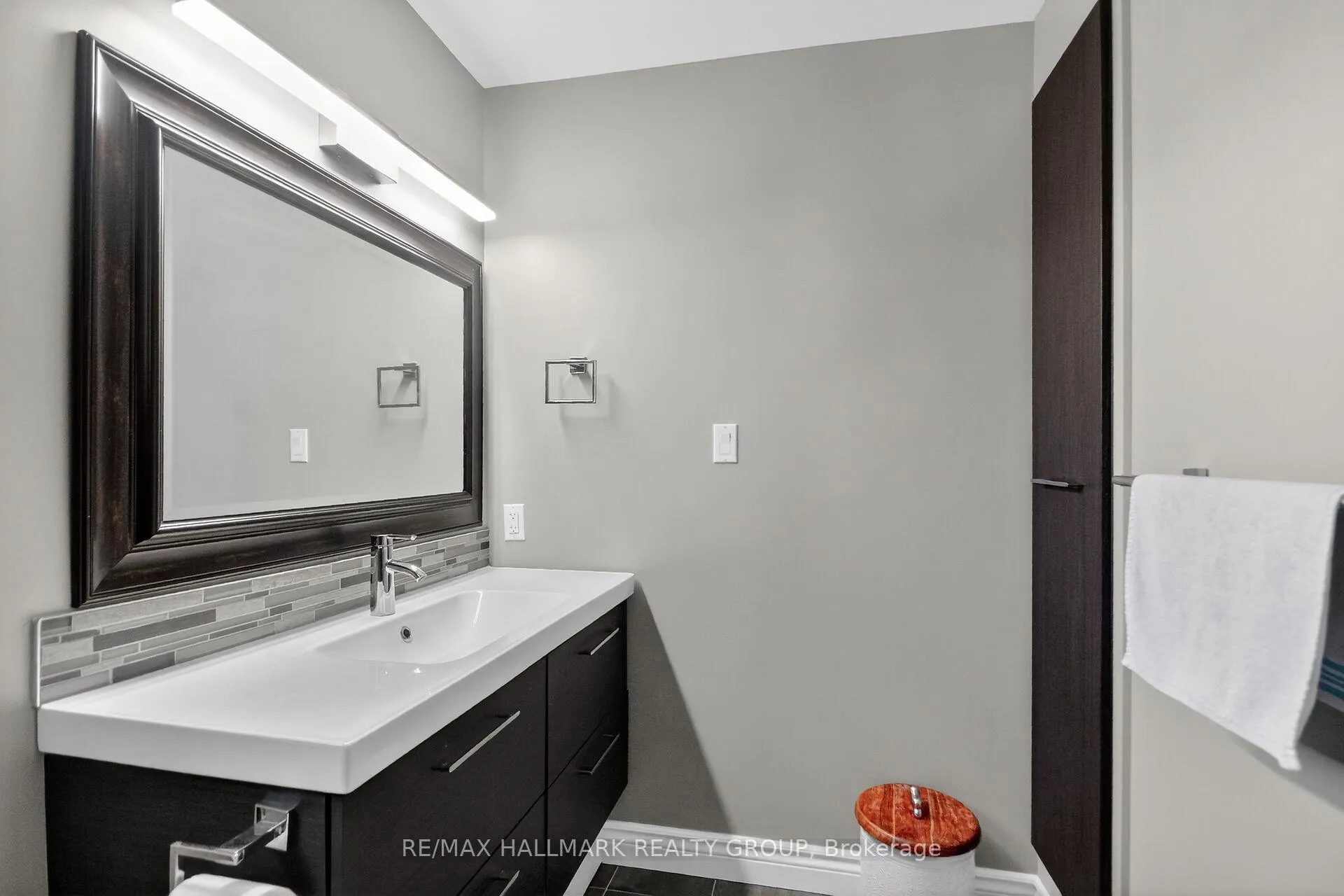 Photo 21 of 544 Apollo Way, Ottawa, Fallingbrook/Pineridge — HOMEH