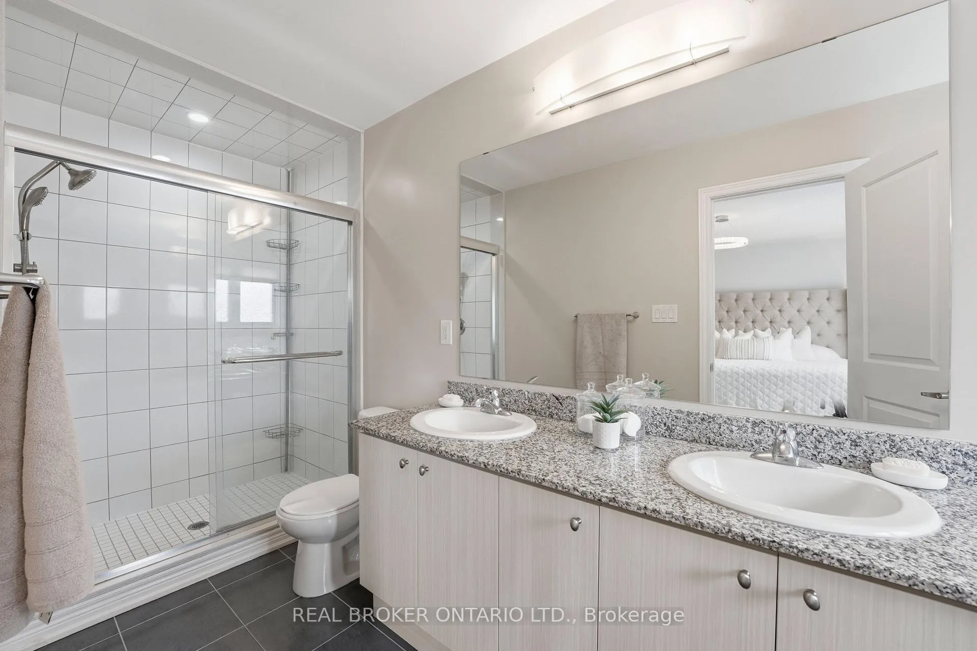 Photo 18 of 2056 Dale Road, Innisfil, Alcona — HOMEH