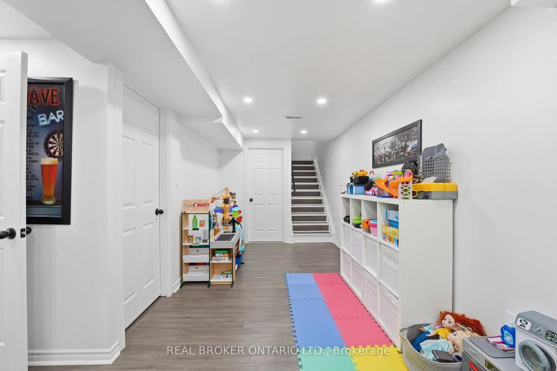 Photo 25 of 2056 Dale Road, Innisfil, Alcona — HOMEH
