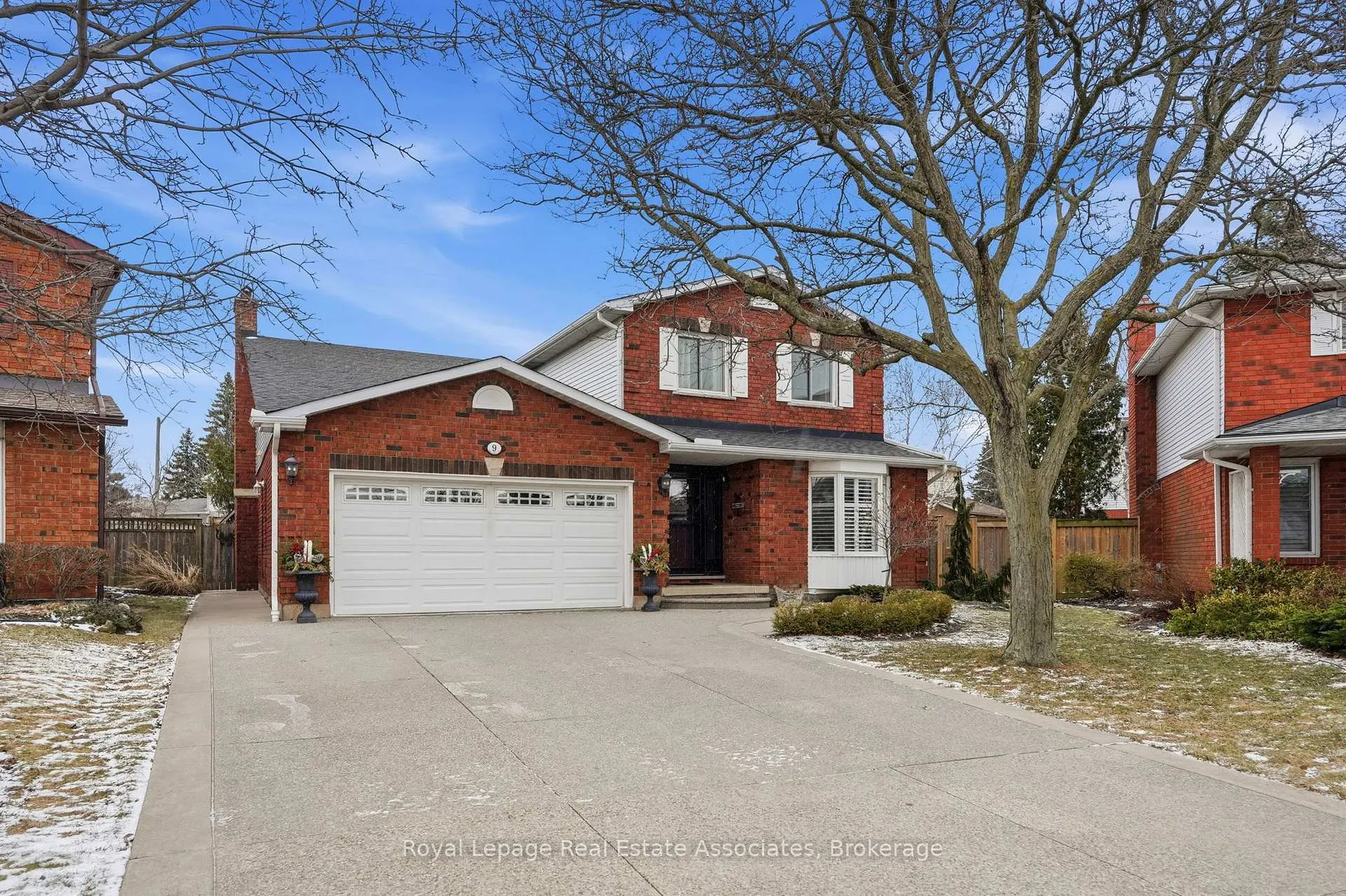Photo 1 of 9 Waldorf Court, Hamilton, Thorner — HOMEH
