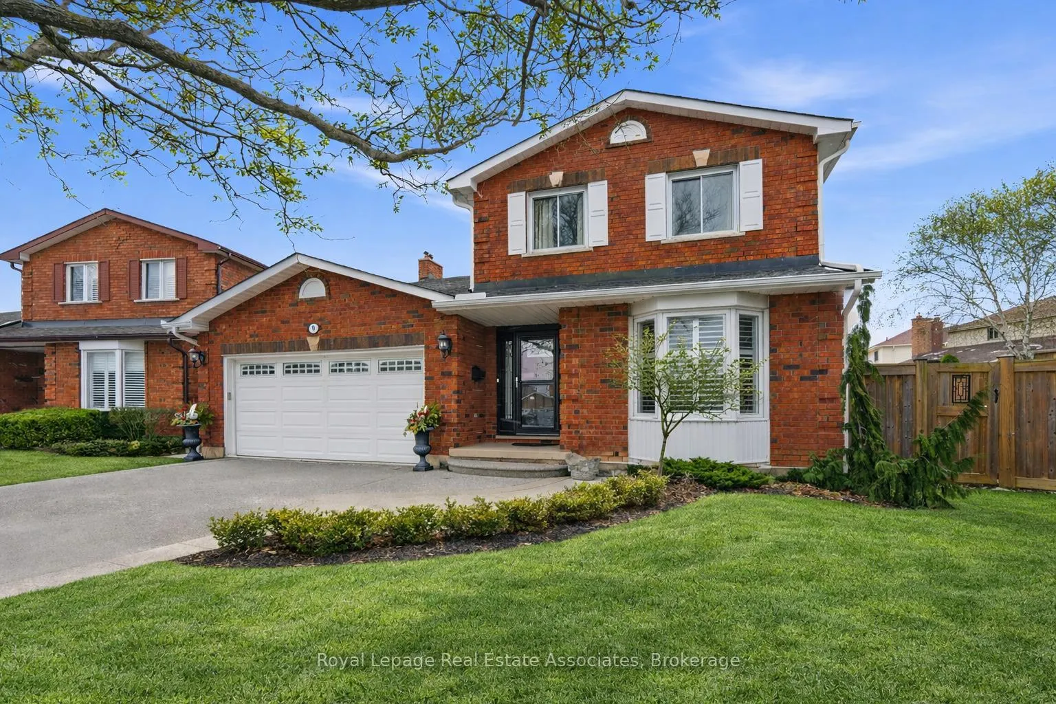 Photo 2 of 9 Waldorf Court, Hamilton, Thorner — HOMEH
