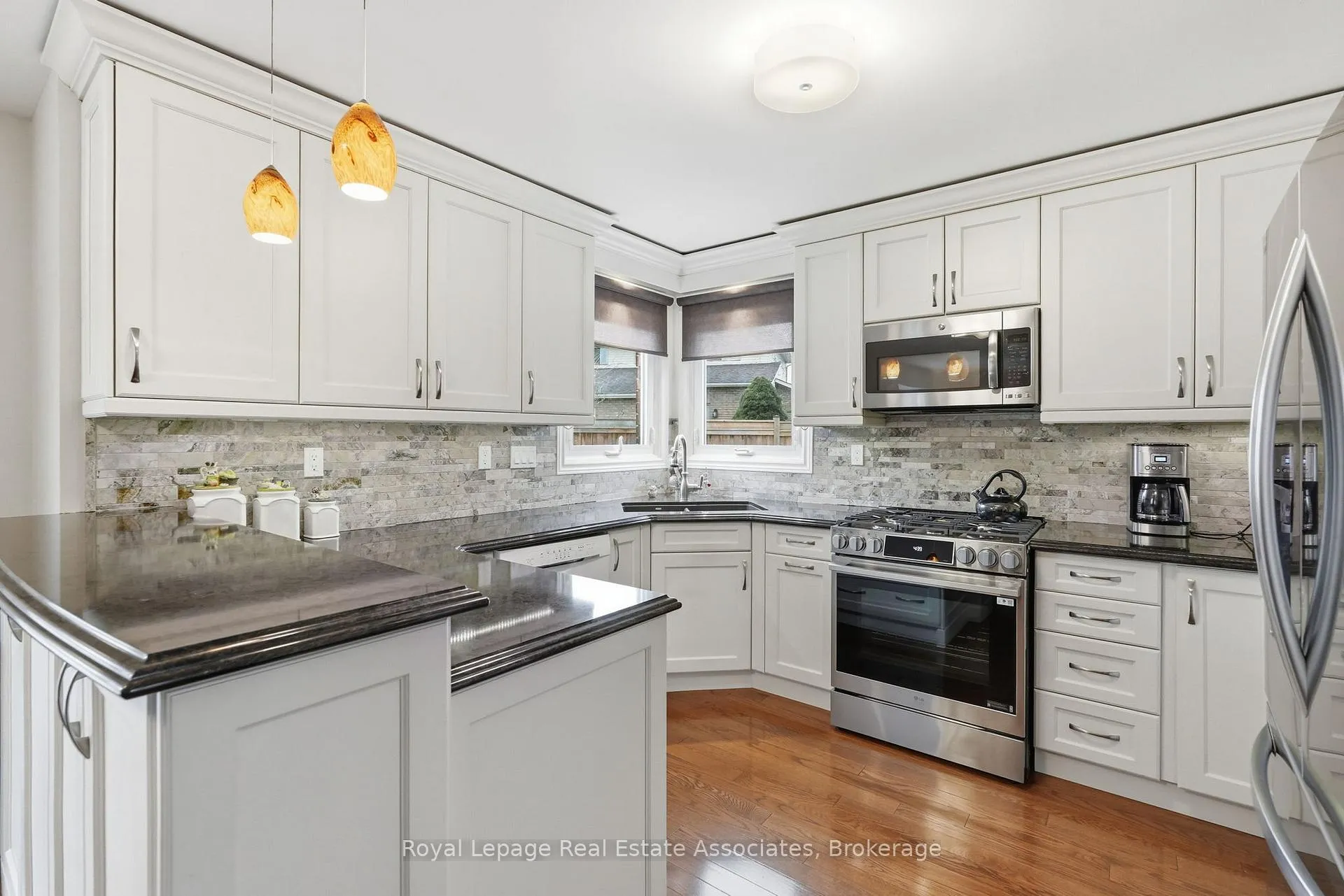 Photo 10 of 9 Waldorf Court, Hamilton, Thorner — HOMEH
