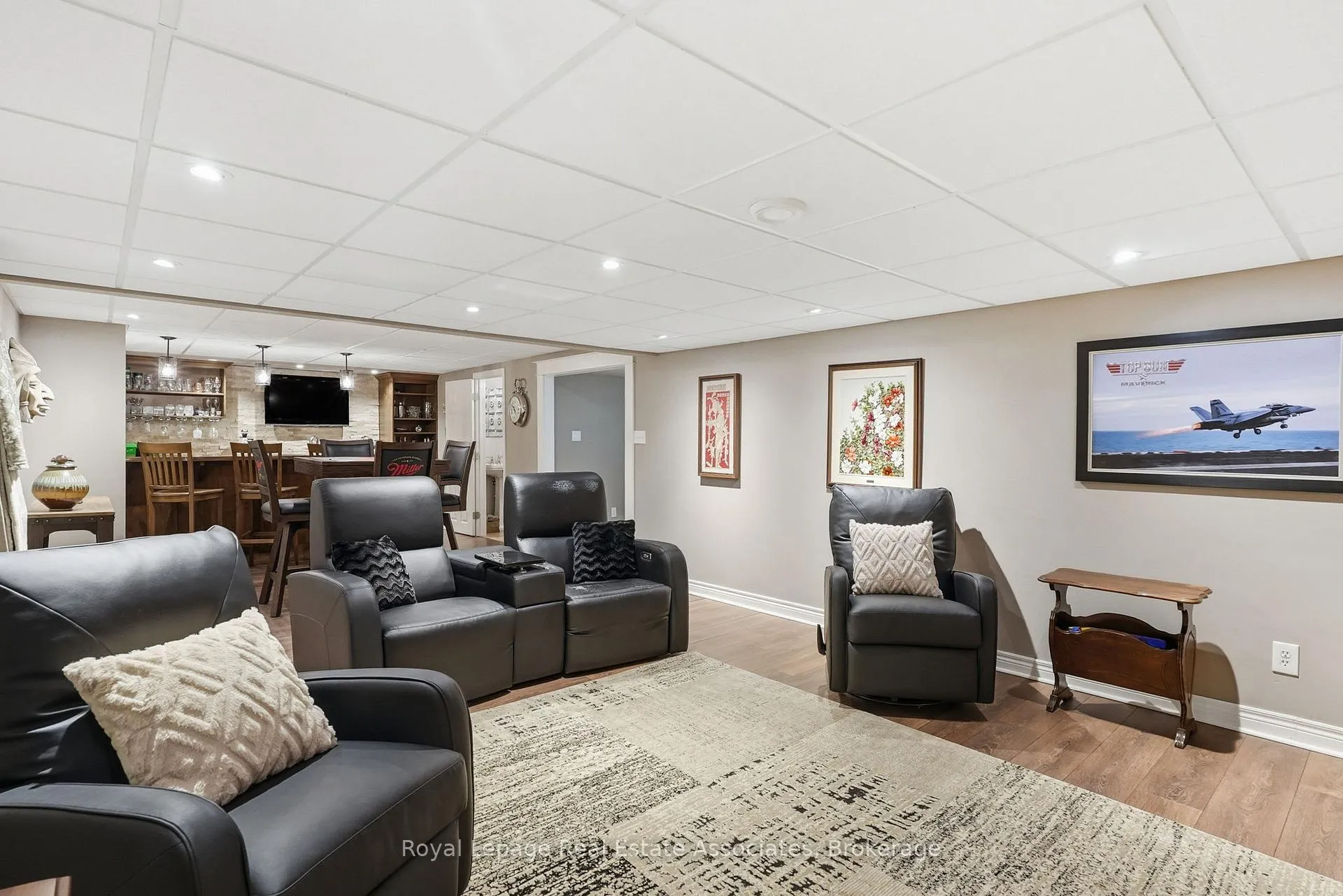 Photo 32 of 9 Waldorf Court, Hamilton, Thorner — HOMEH