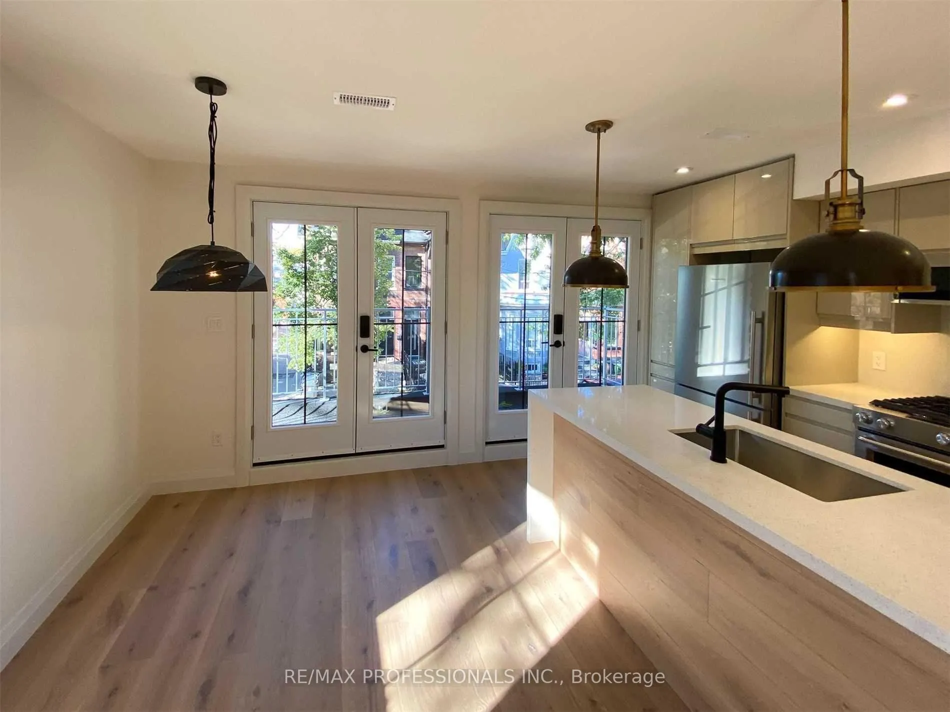 Photo 5 of Unit B, 41 Rolyat Street, Toronto, Trinity-Bellwoods — HOMEH