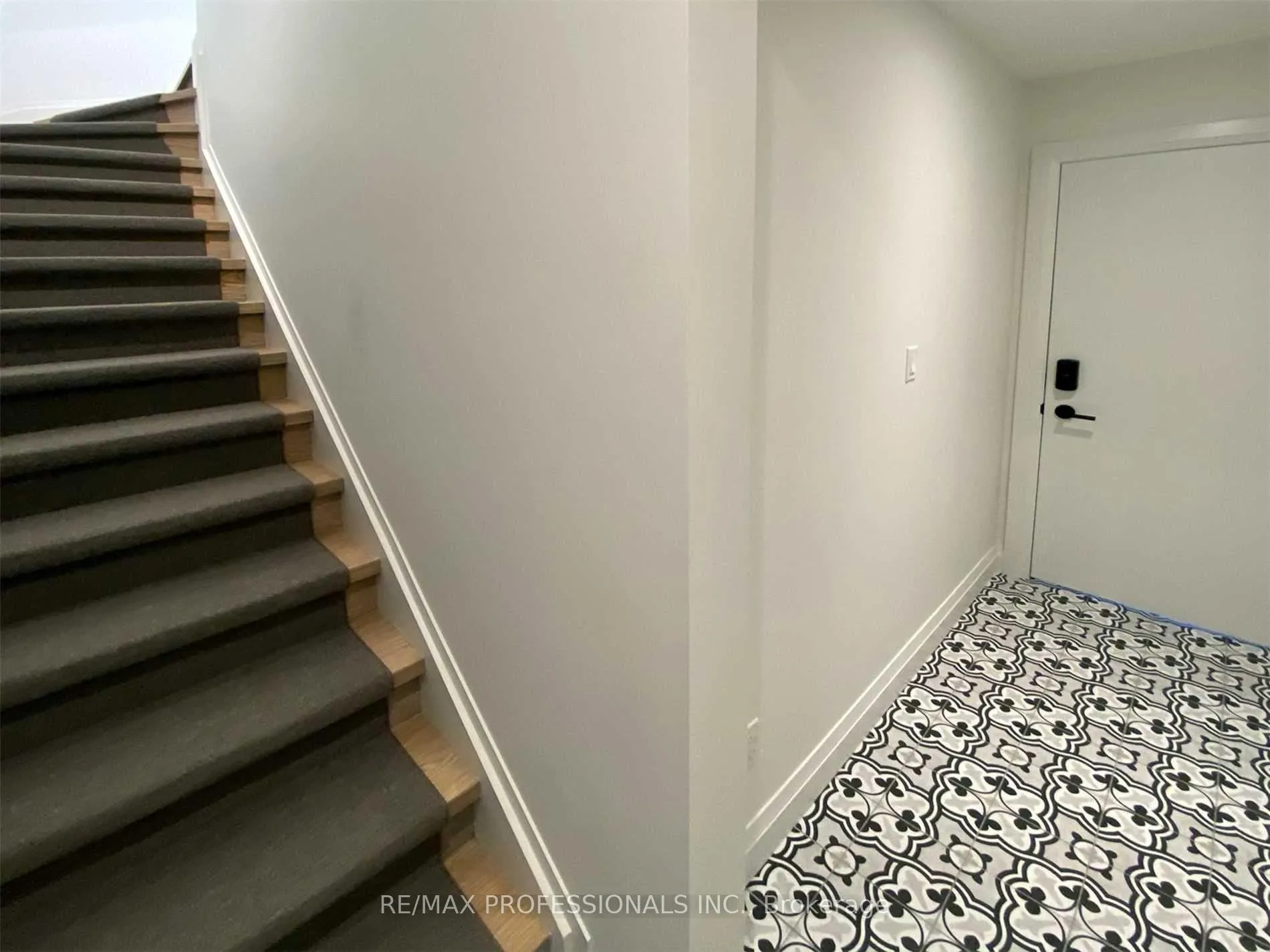Photo 16 of Unit B, 41 Rolyat Street, Toronto, Trinity-Bellwoods — HOMEH