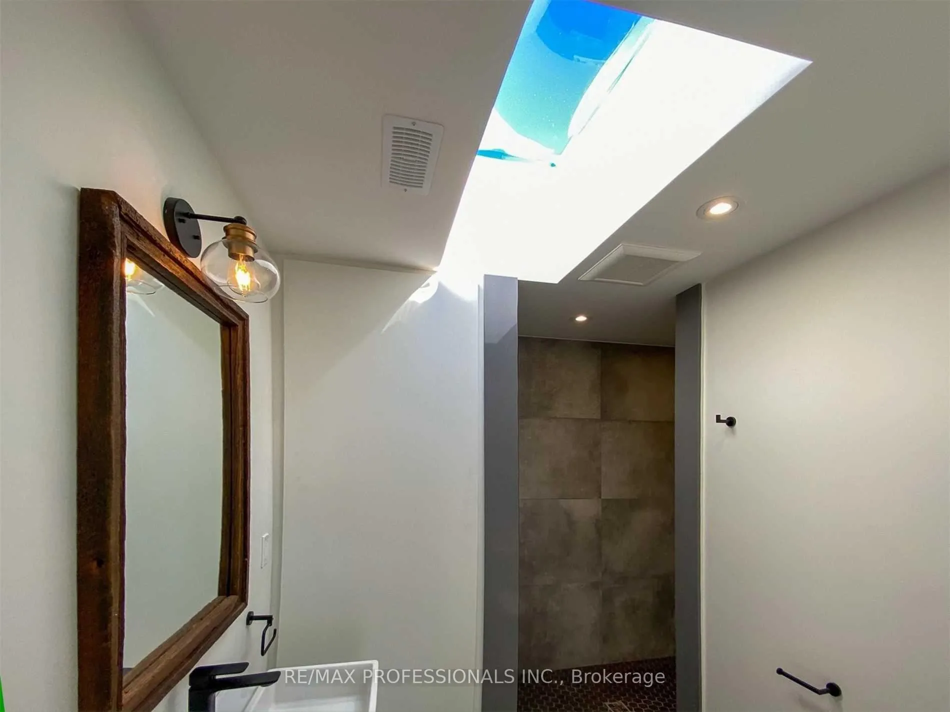 Photo 23 of Unit B, 41 Rolyat Street, Toronto, Trinity-Bellwoods — HOMEH