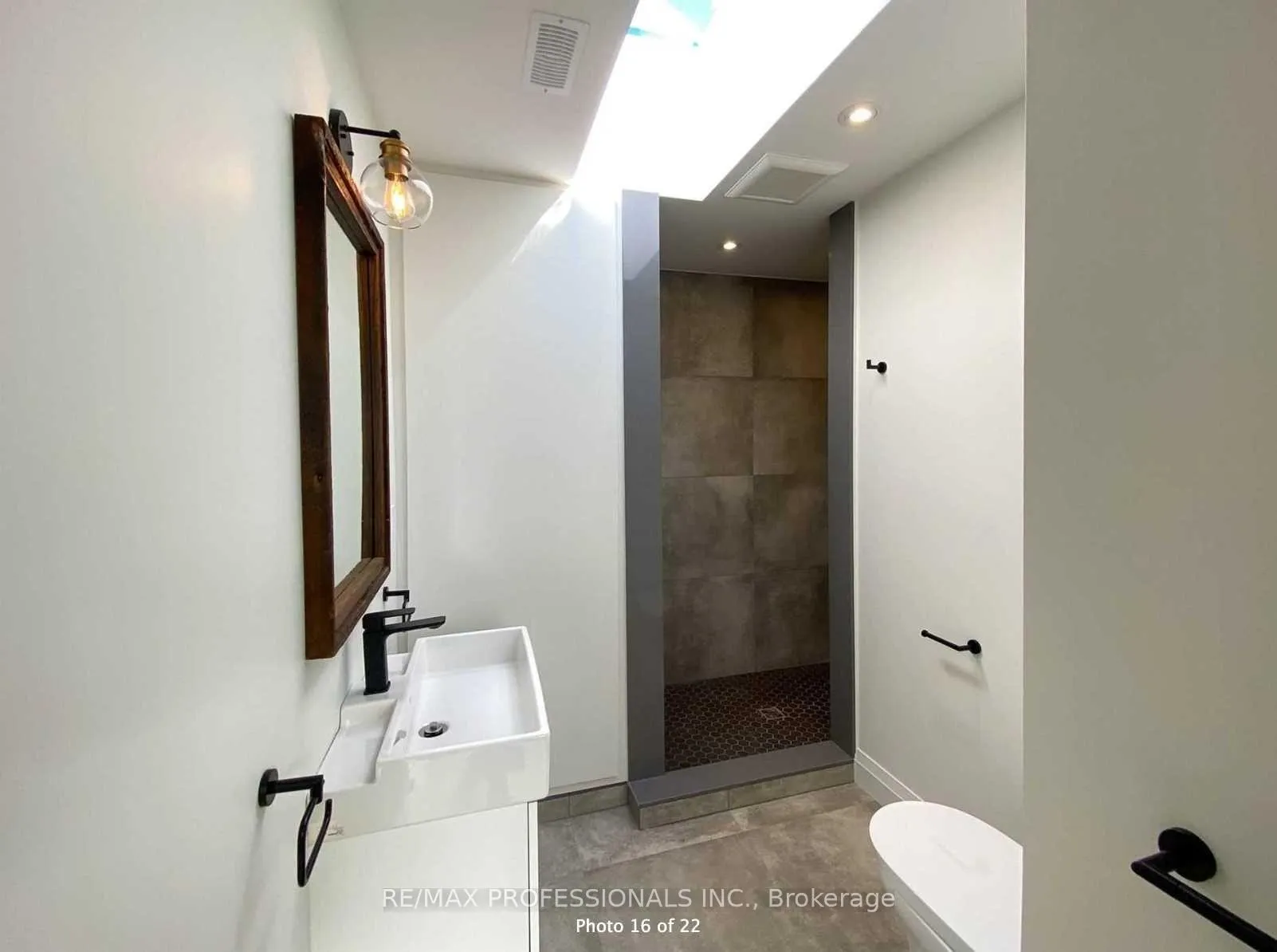Photo 24 of Unit B, 41 Rolyat Street, Toronto, Trinity-Bellwoods — HOMEH