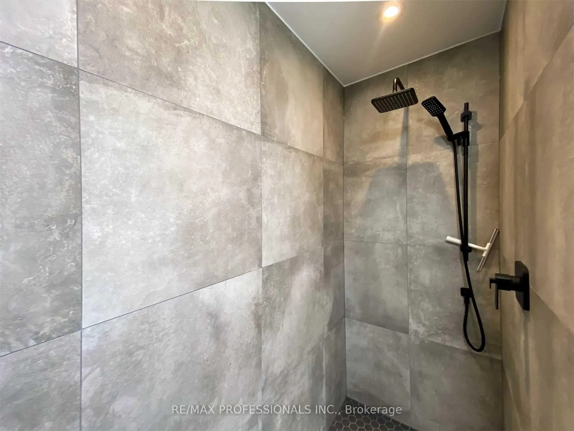 Photo 25 of Unit B, 41 Rolyat Street, Toronto, Trinity-Bellwoods — HOMEH