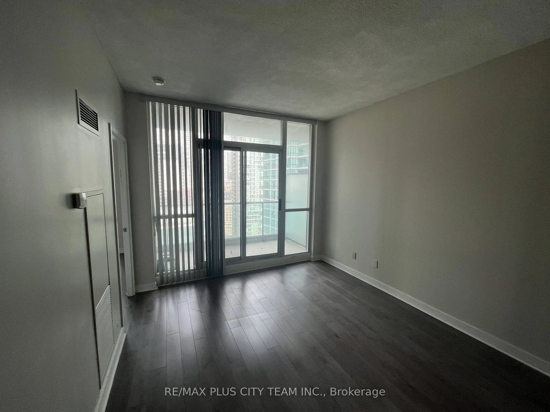 Photo 6 of Unit 2311, 12 Yonge Street, Toronto, Waterfront Communities — HOMEH