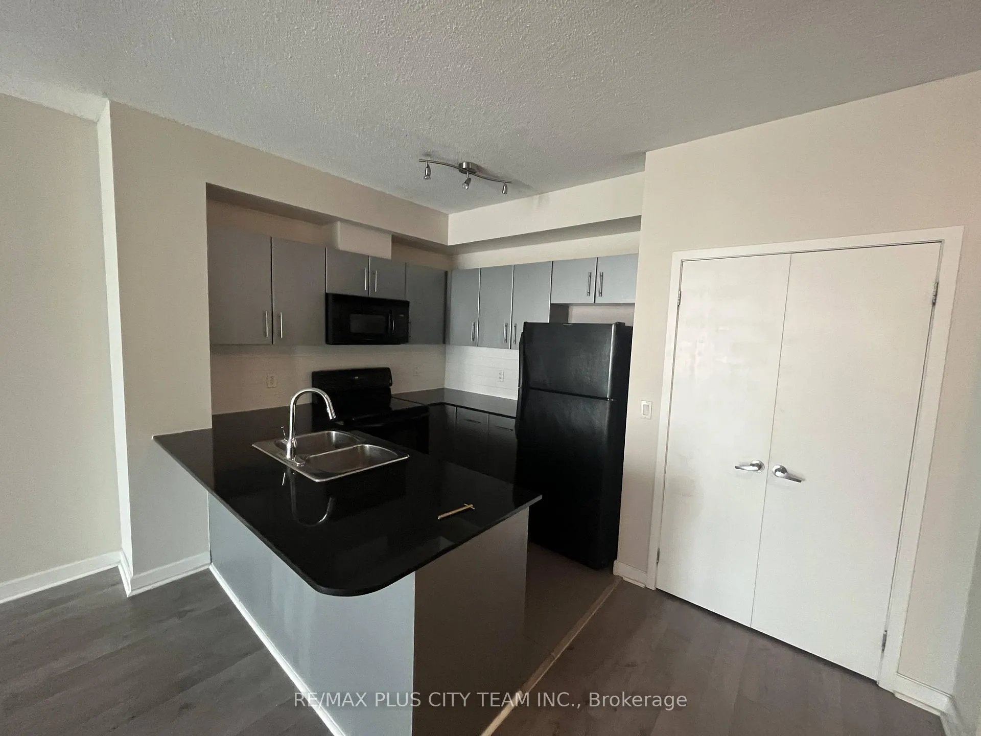 Photo 9 of Unit 2311, 12 Yonge Street, Toronto, Waterfront Communities — HOMEH