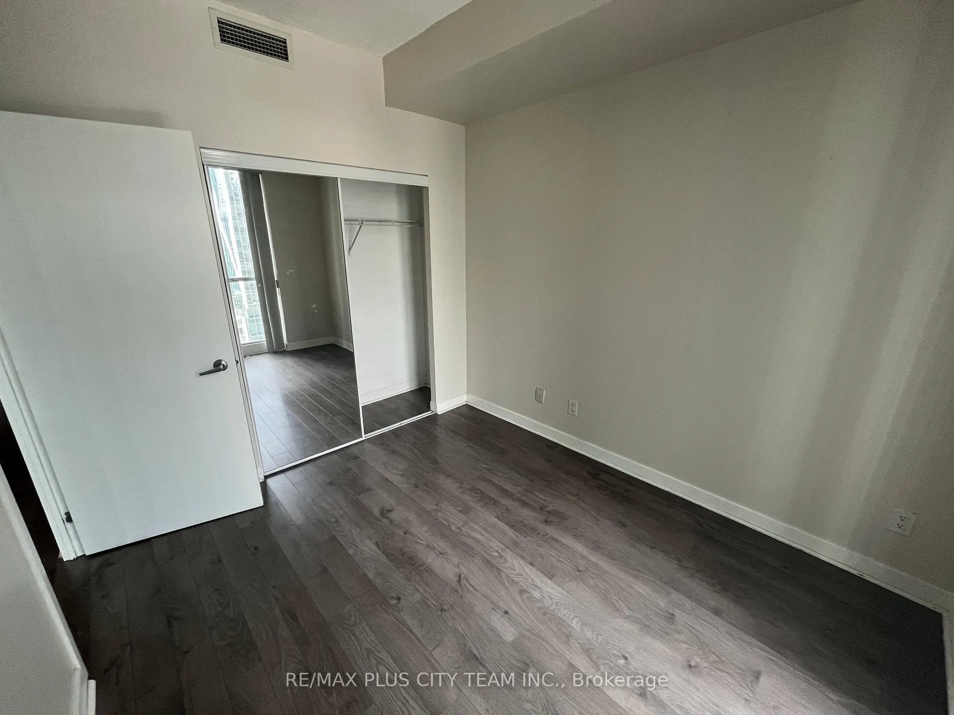 Photo 11 of Unit 2311, 12 Yonge Street, Toronto, Waterfront Communities — HOMEH