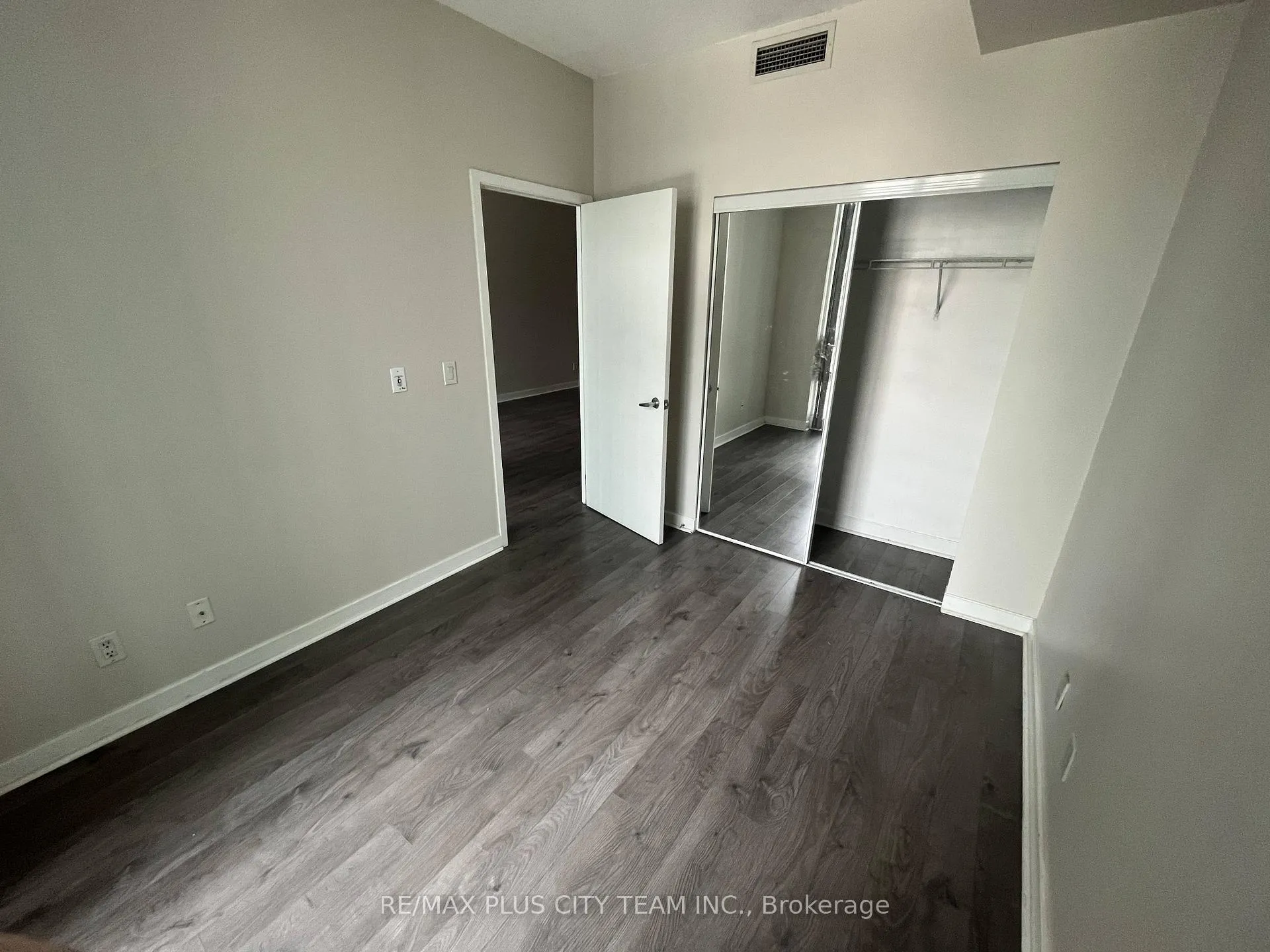 Photo 12 of Unit 2311, 12 Yonge Street, Toronto, Waterfront Communities — HOMEH