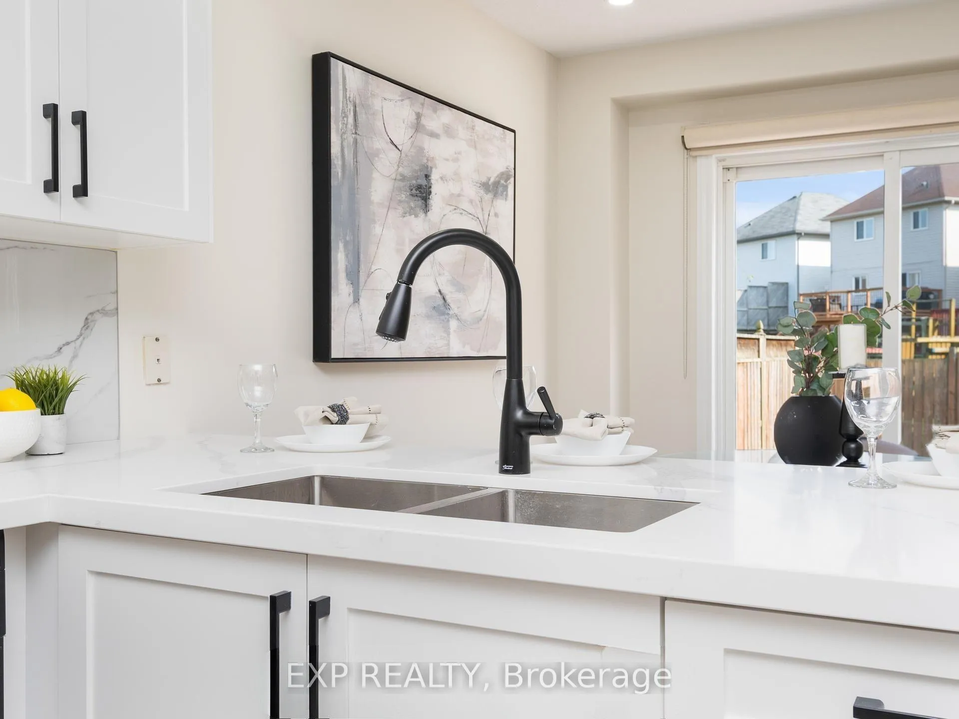Photo 7 of 252 Bridlewreath Street, Kitchener — HOMEH