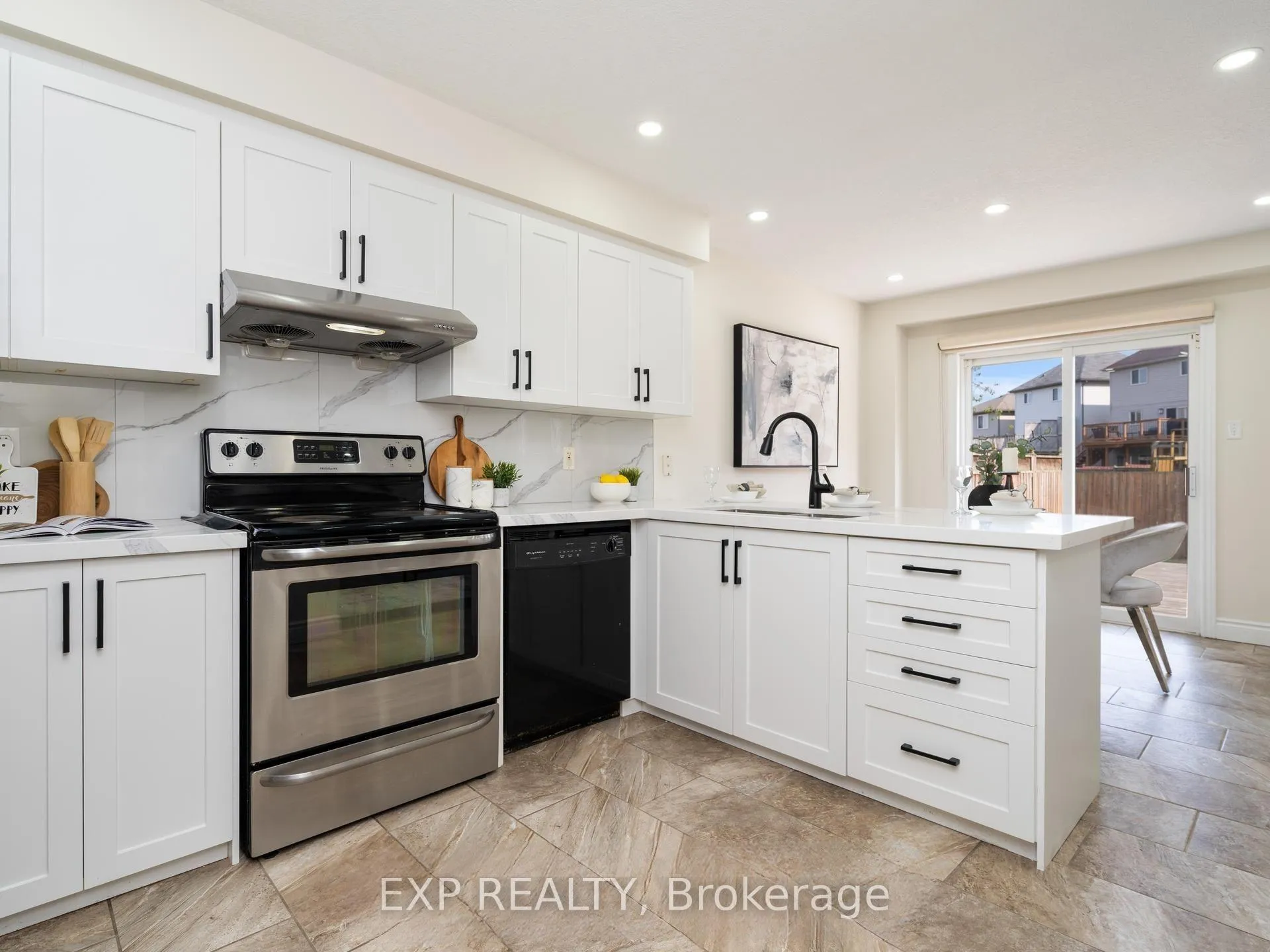Photo 8 of 252 Bridlewreath Street, Kitchener — HOMEH