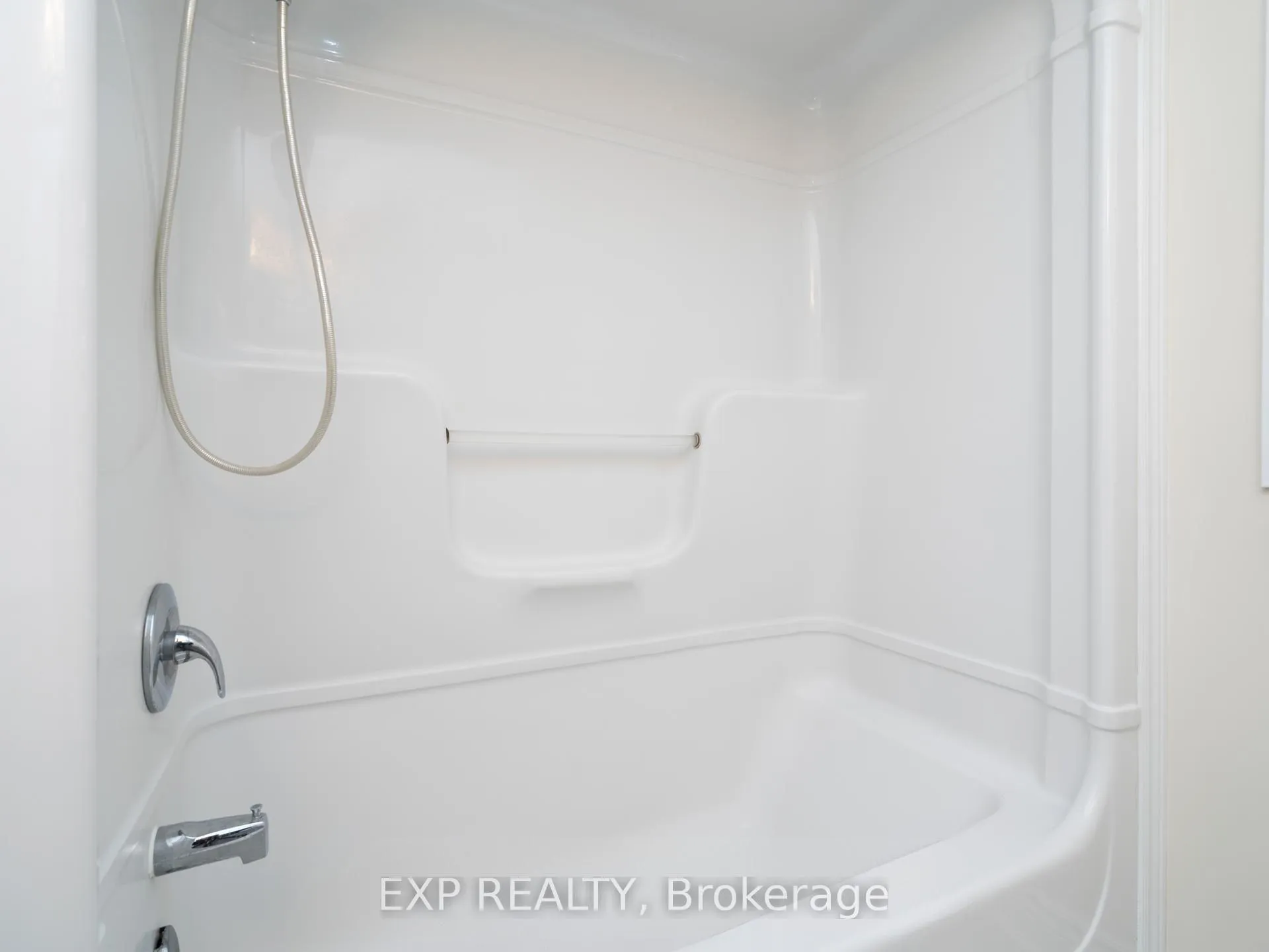 Photo 18 of 252 Bridlewreath Street, Kitchener — HOMEH
