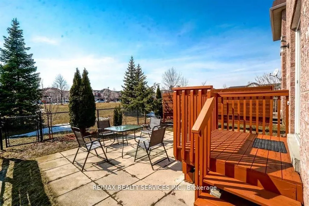 Photo 9 of 65 Tianalee Crescent, Brampton, Fletcher's Meadow — HOMEH