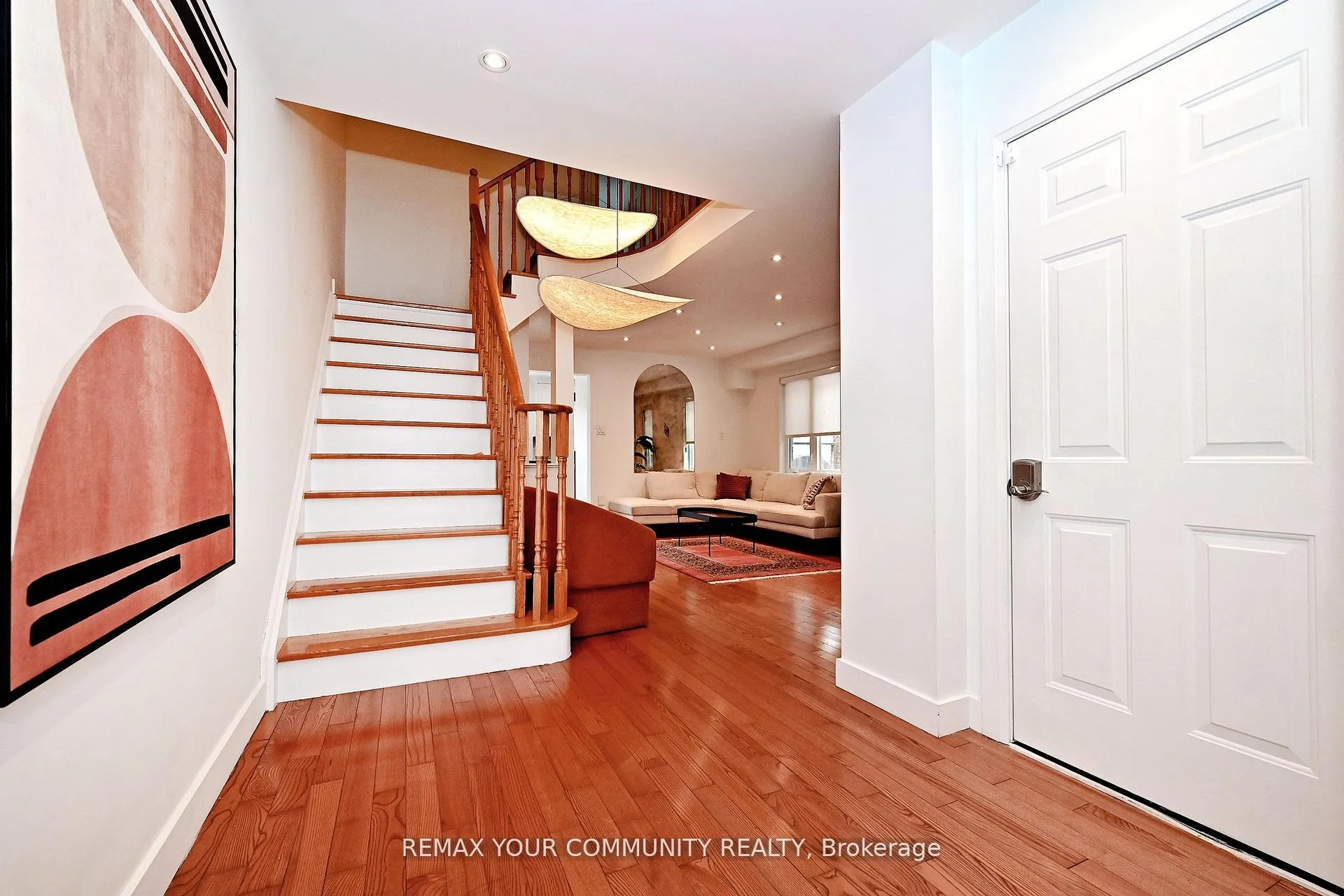 Photo 5 of 152 Vanguard Road W, Vaughan, Patterson — HOMEH