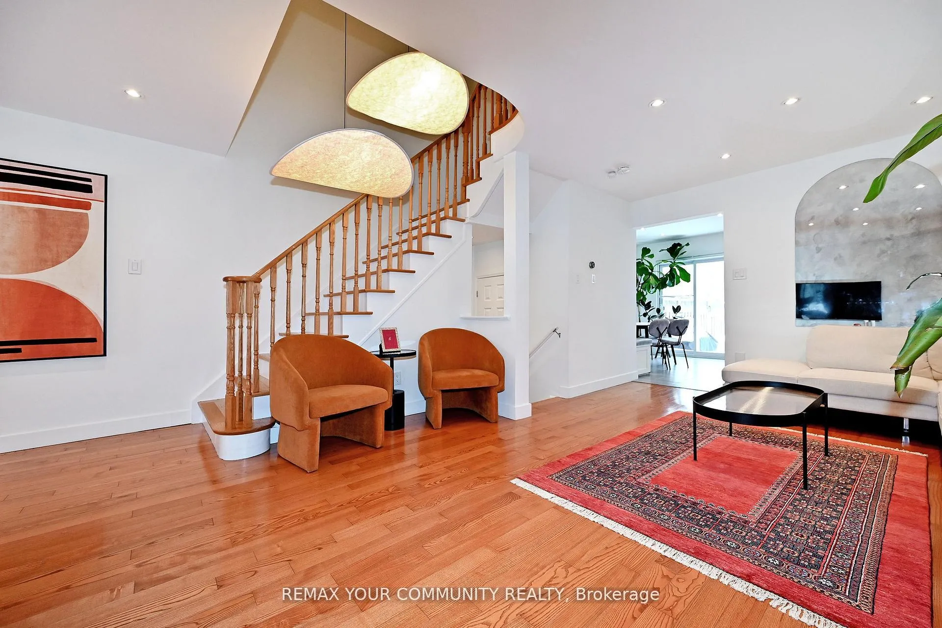 Photo 8 of 152 Vanguard Road W, Vaughan, Patterson — HOMEH