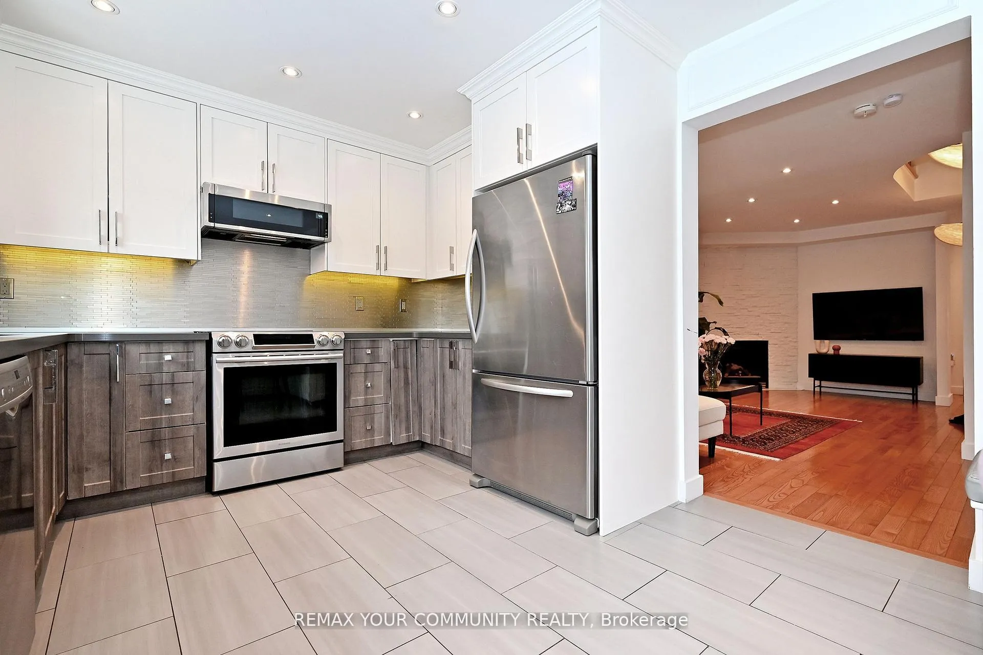 Photo 22 of 152 Vanguard Road W, Vaughan, Patterson — HOMEH