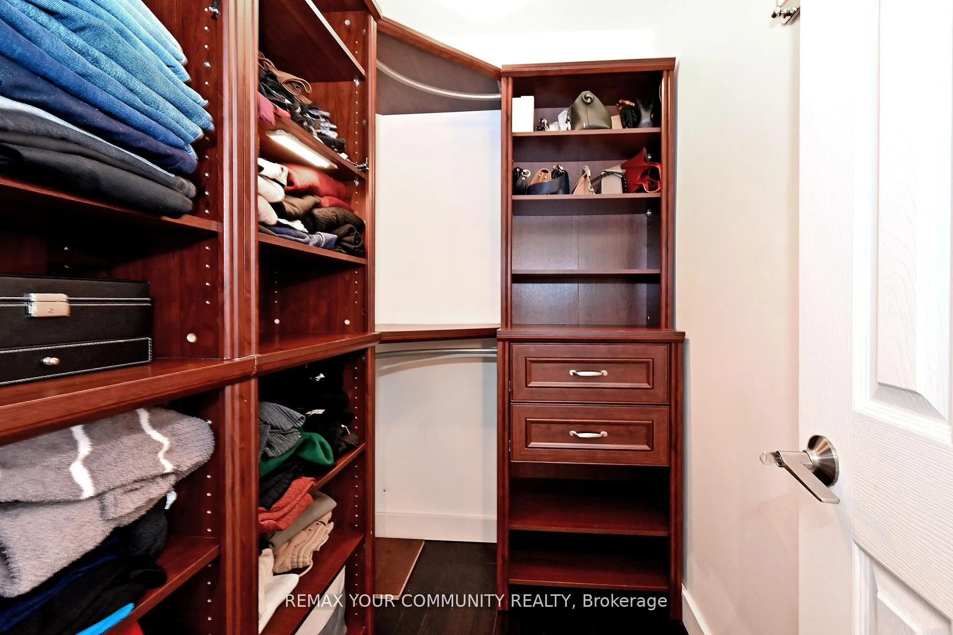Photo 36 of 152 Vanguard Road W, Vaughan, Patterson — HOMEH