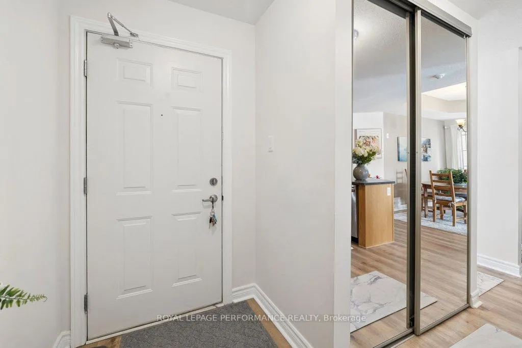 Photo 5 of Unit 4, 304 Paseo Private, Ottawa, Centrepointe — HOMEH
