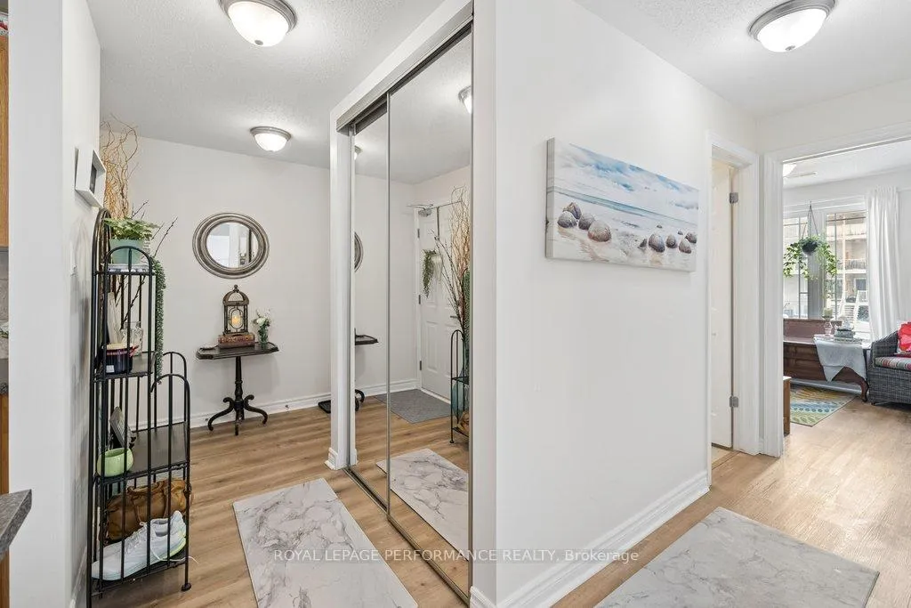 Photo 7 of Unit 4, 304 Paseo Private, Ottawa, Centrepointe — HOMEH