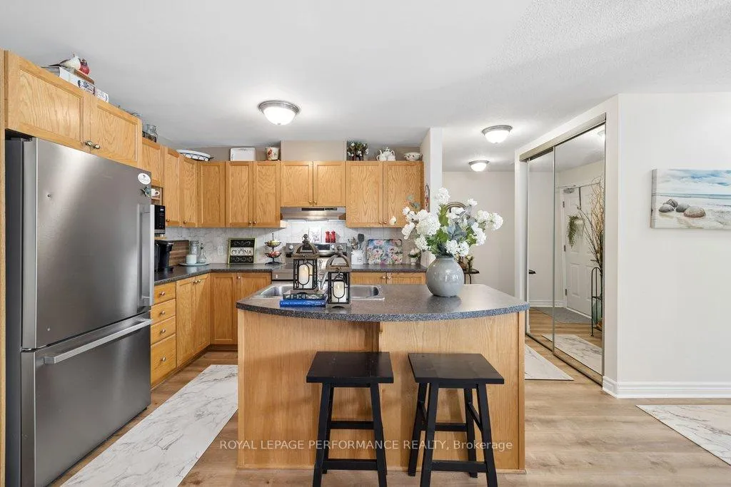 Photo 10 of Unit 4, 304 Paseo Private, Ottawa, Centrepointe — HOMEH