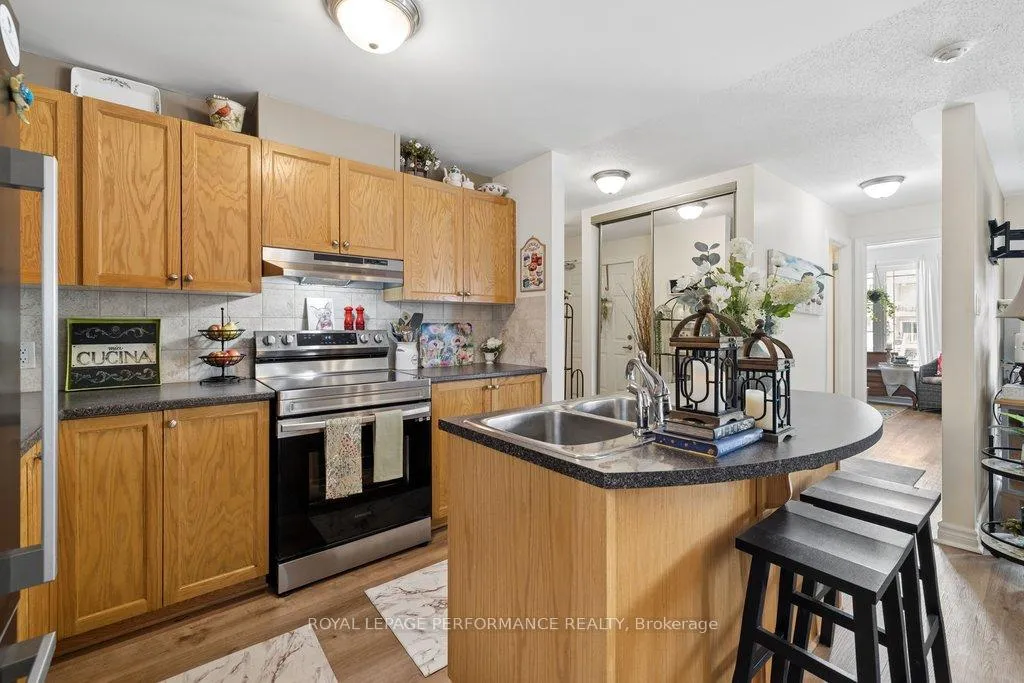 Photo 13 of Unit 4, 304 Paseo Private, Ottawa, Centrepointe — HOMEH