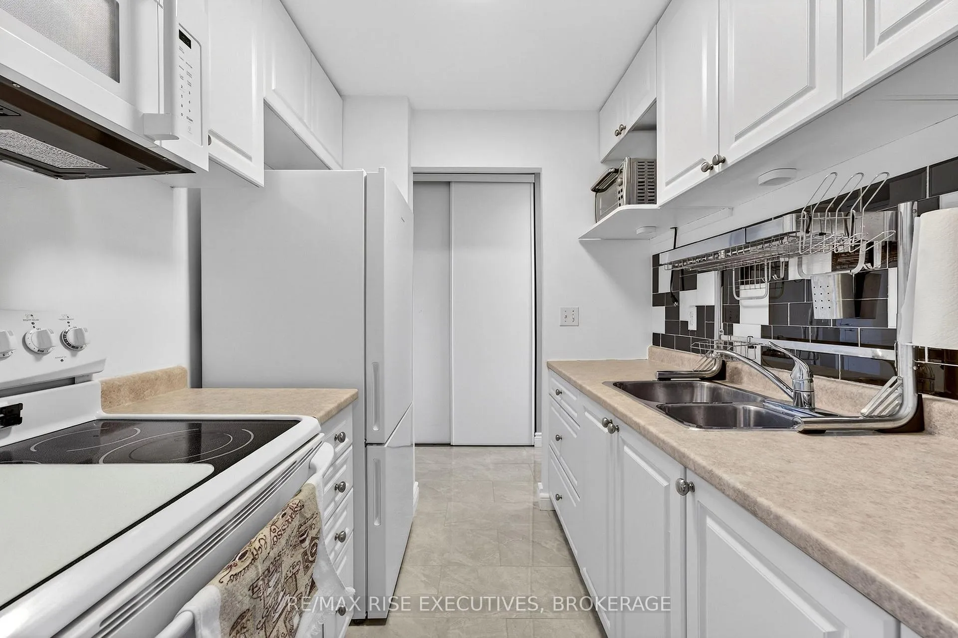 Photo 14 of Unit 409, 334 Queen Mary Road, Kingston, West of Sir John A. Blvd — HOMEH