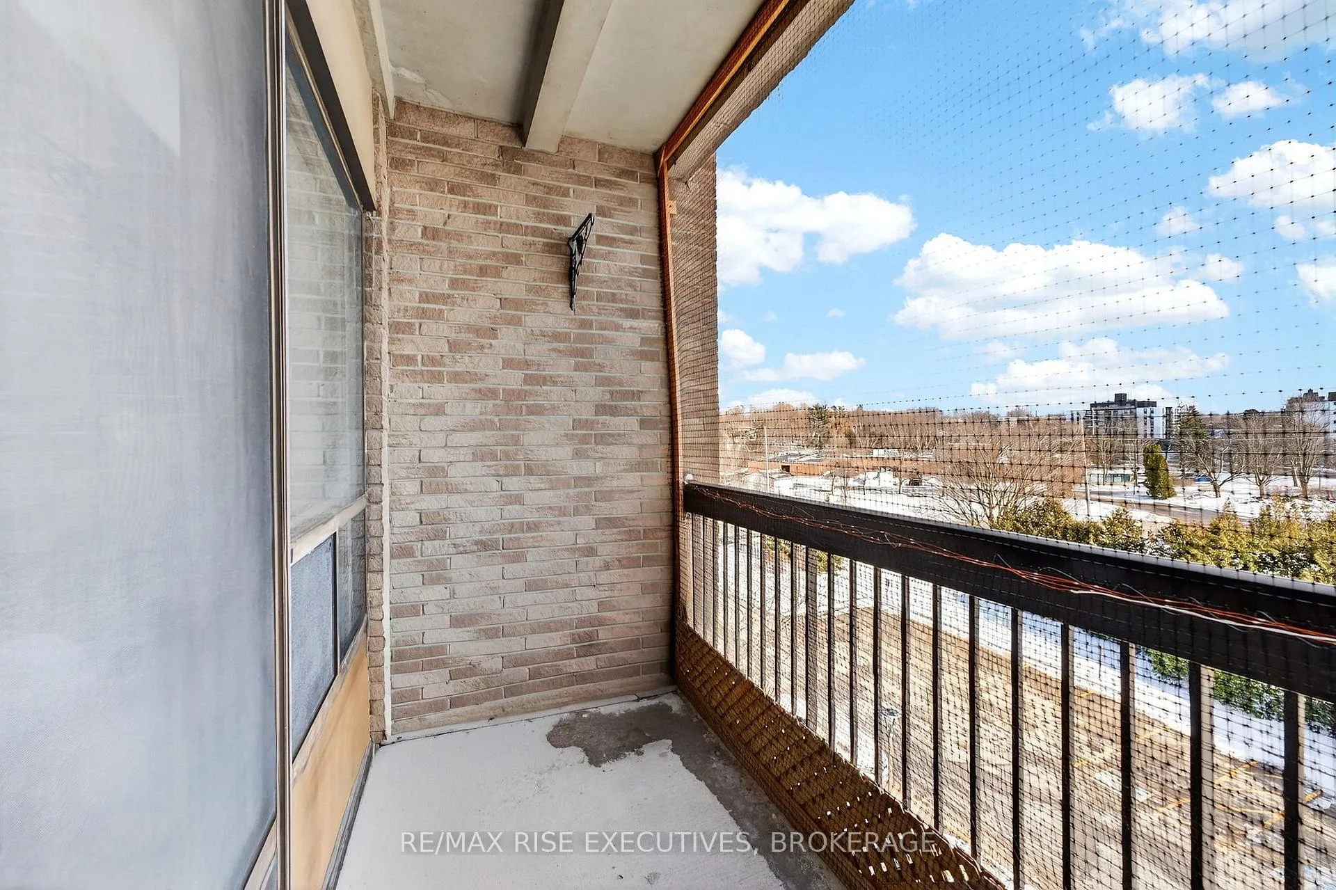 Photo 21 of Unit 409, 334 Queen Mary Road, Kingston, West of Sir John A. Blvd — HOMEH