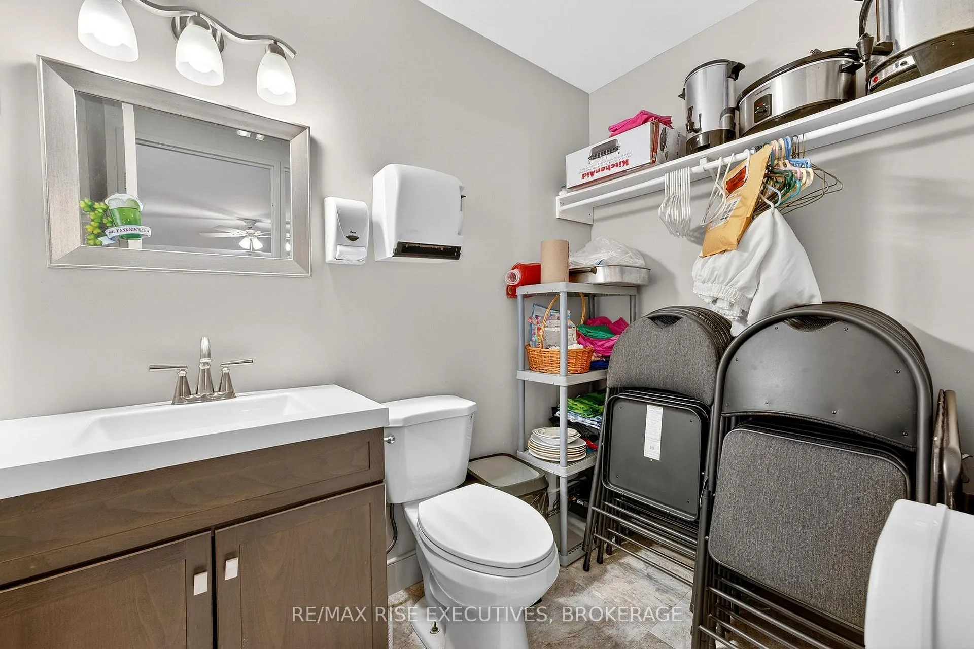Photo 24 of Unit 409, 334 Queen Mary Road, Kingston, West of Sir John A. Blvd — HOMEH