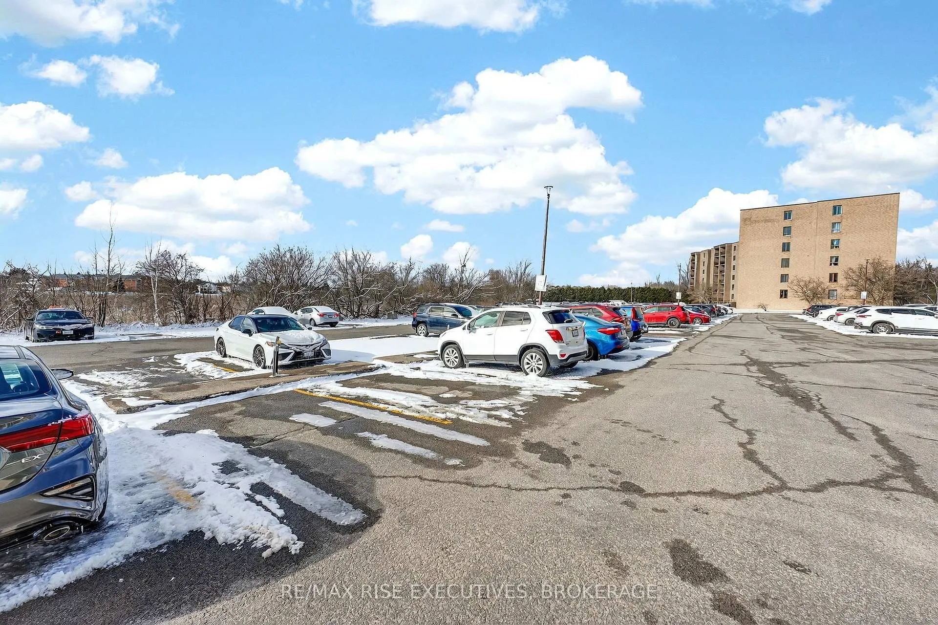 Photo 28 of Unit 409, 334 Queen Mary Road, Kingston, West of Sir John A. Blvd — HOMEH