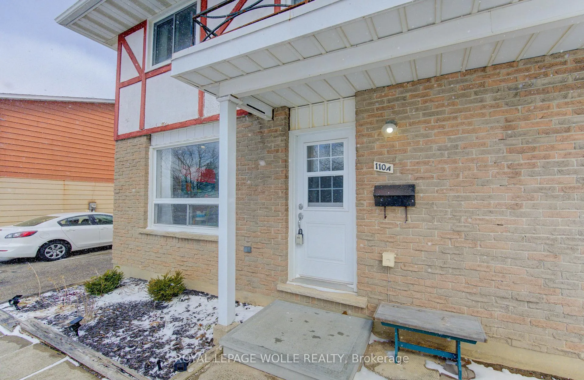 Photo 2 of Unit A, 110 Lillian Drive, Waterloo — HOMEH