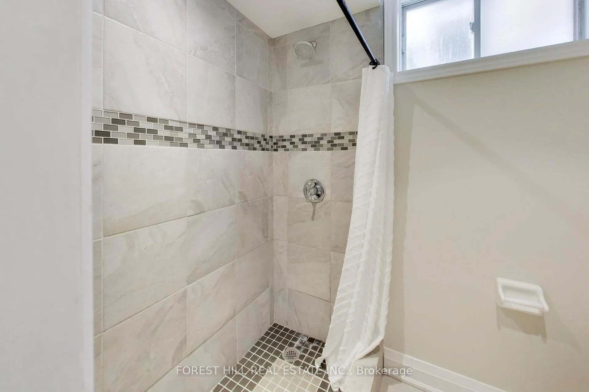 Photo 14 of Unit Lower, 34 Violet Street, Barrie, Holly — HOMEH
