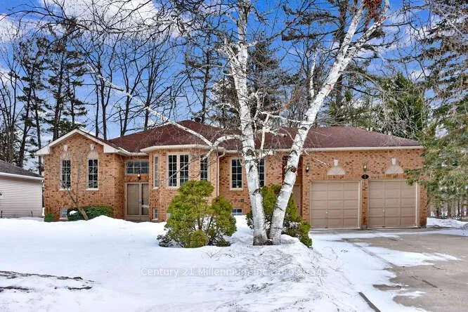Photo 2 of 1 Downer Crescent, Wasaga Beach — HOMEH