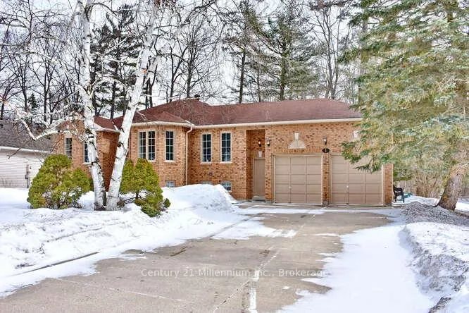 Photo 3 of 1 Downer Crescent, Wasaga Beach — HOMEH