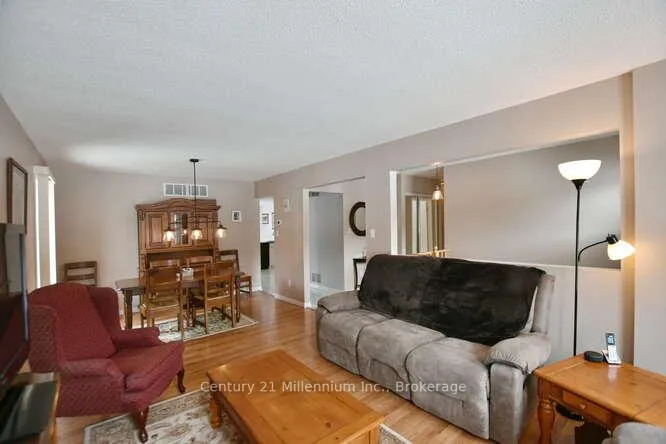 Photo 5 of 1 Downer Crescent, Wasaga Beach — HOMEH
