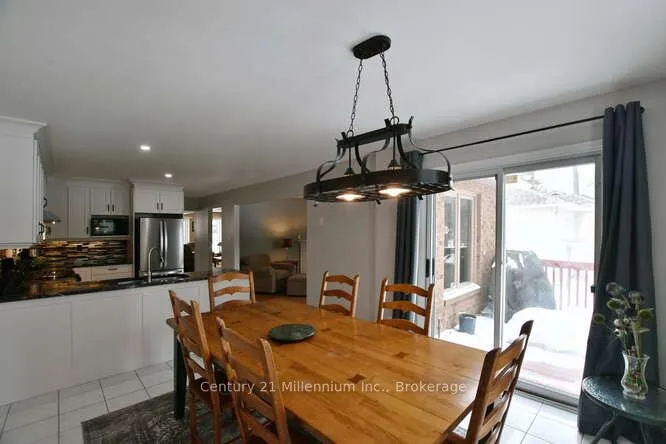 Photo 7 of 1 Downer Crescent, Wasaga Beach — HOMEH