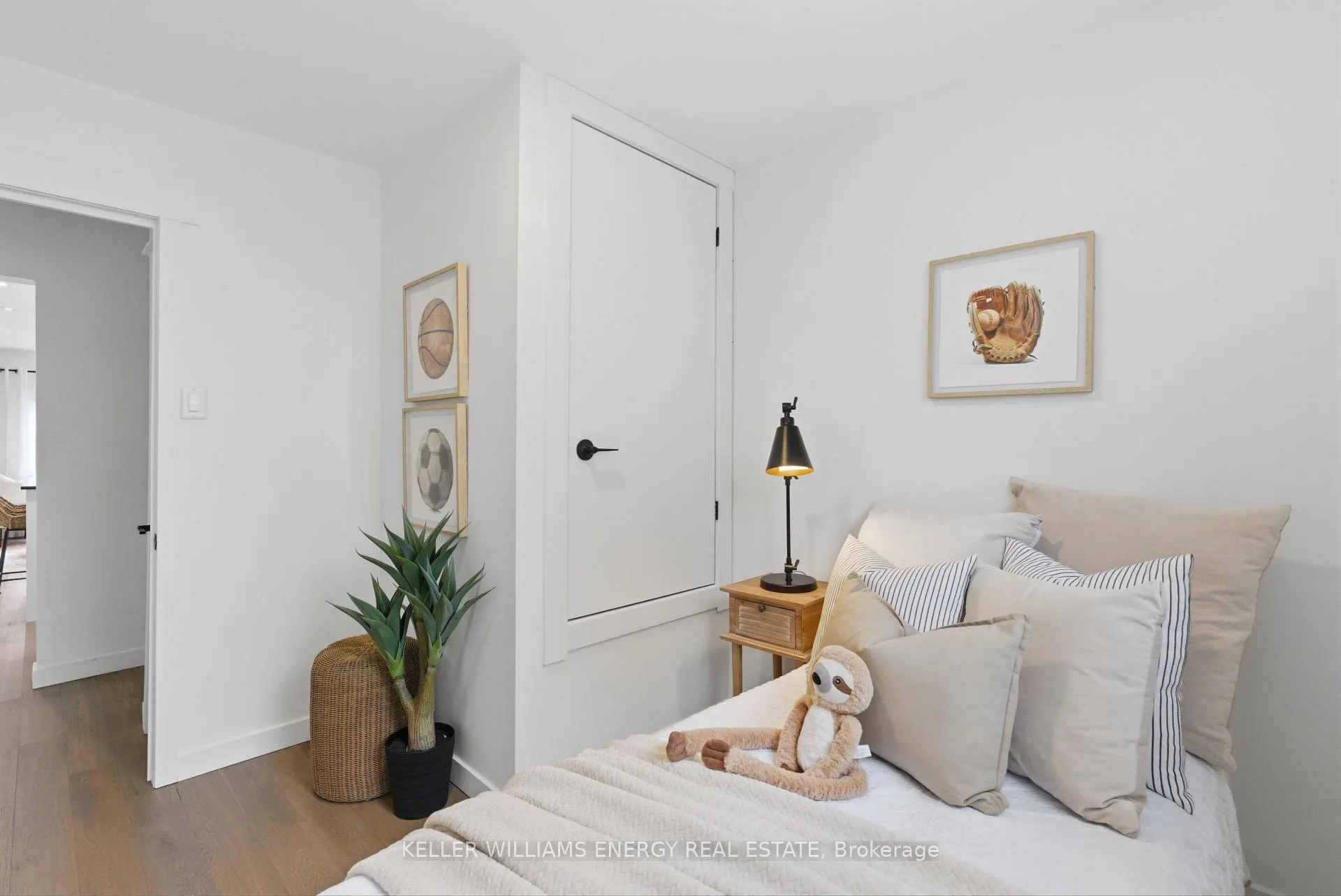 Photo 13 of 42 Darlington Boulevard, Clarington, Courtice — HOMEH