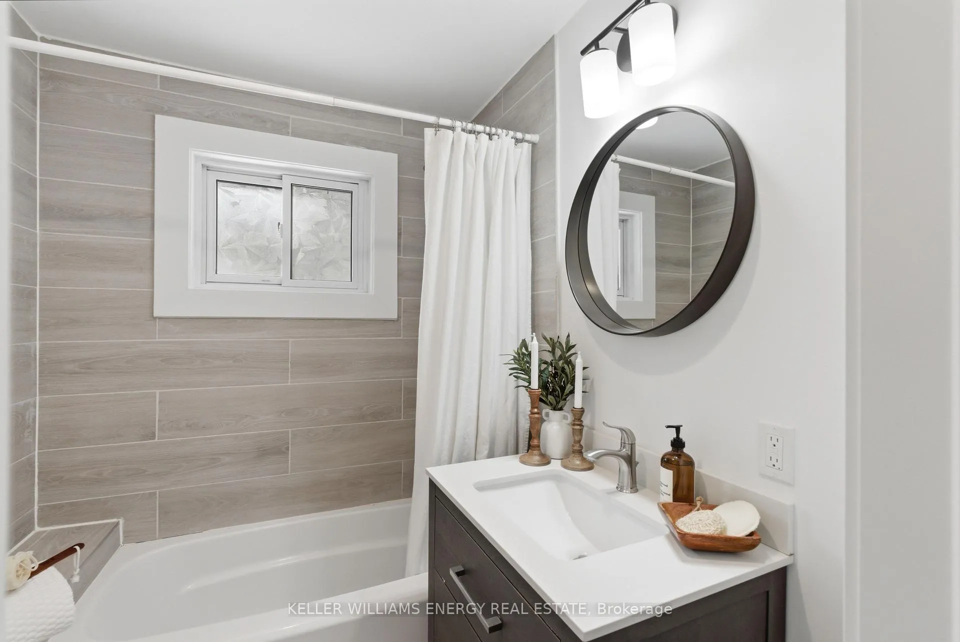 Photo 20 of 42 Darlington Boulevard, Clarington, Courtice — HOMEH