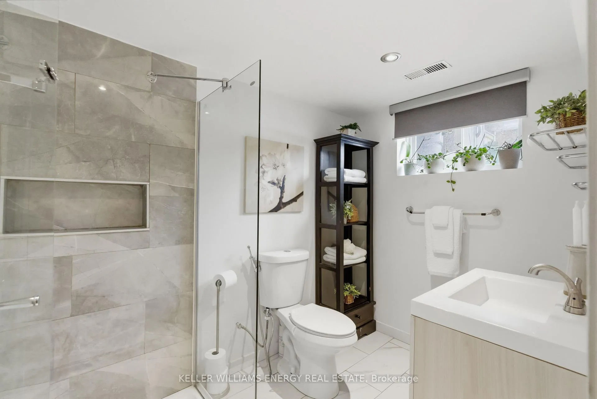 Photo 31 of 42 Darlington Boulevard, Clarington, Courtice — HOMEH