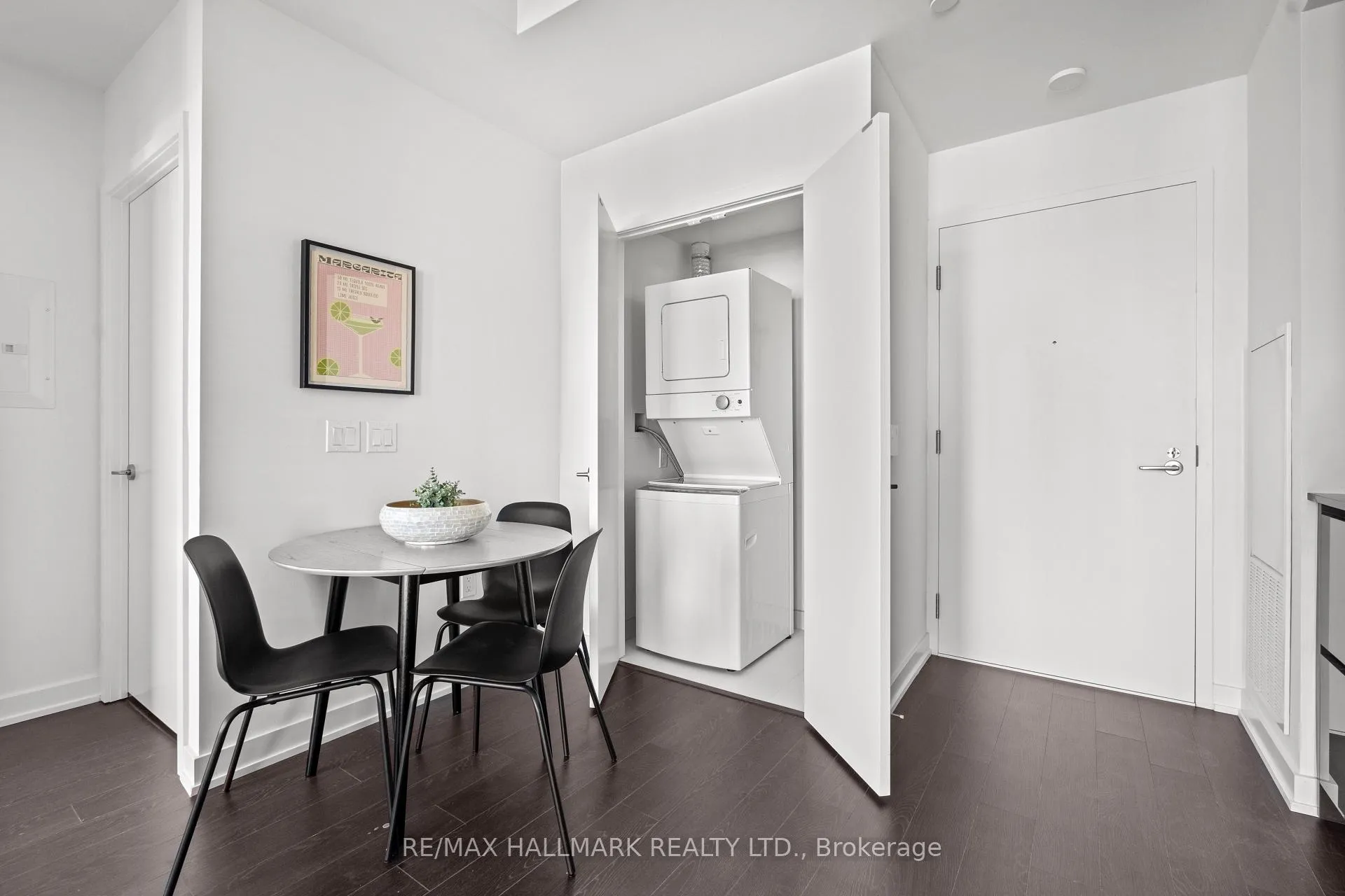 Photo 8 of Unit 1402, 238 Simcoe Street, Toronto, Kensington-Chinatown — HOMEH