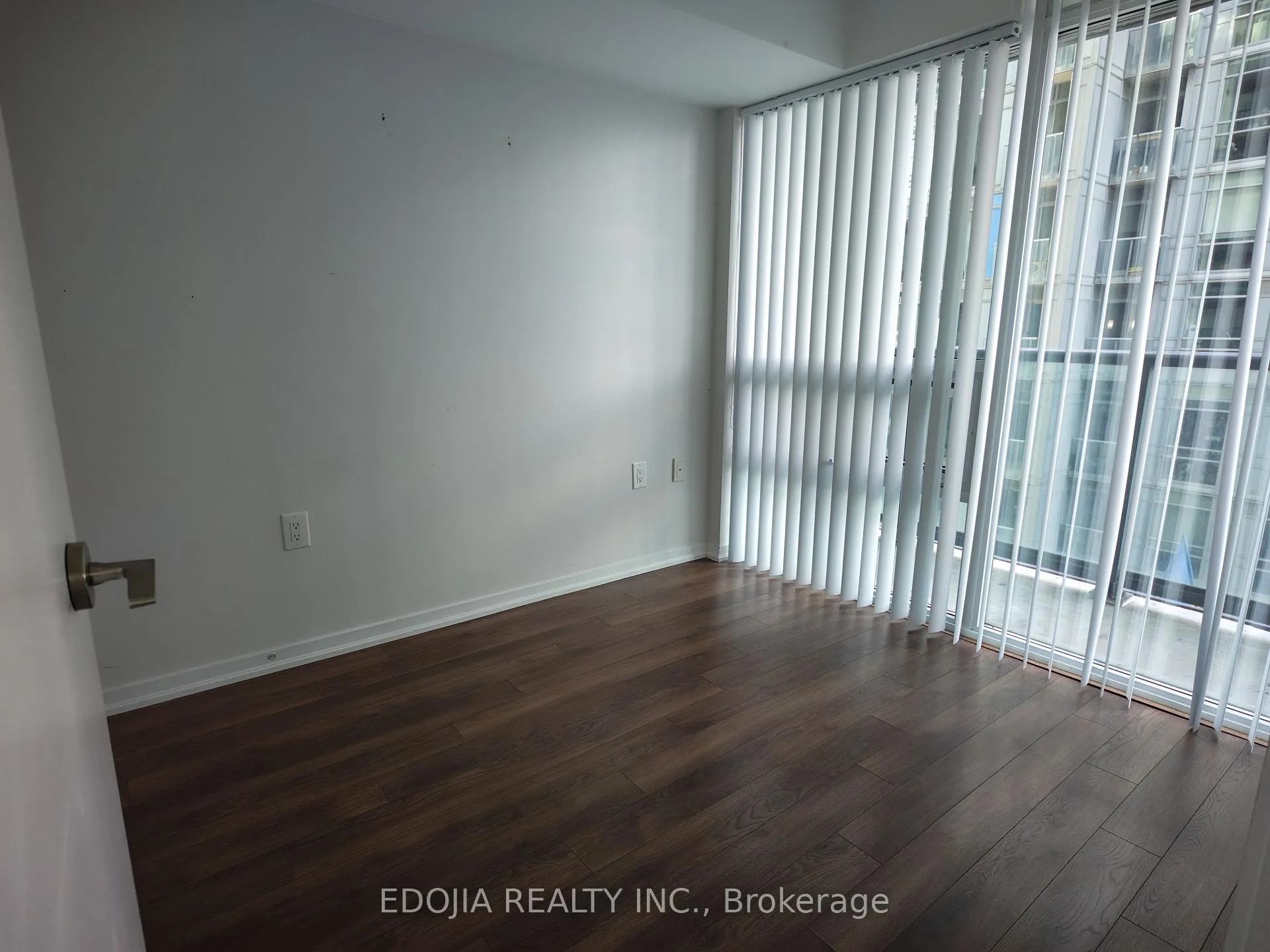 Photo 3 of Unit 1011W, 36 Lisgar Street, Toronto, Little Portugal — HOMEH