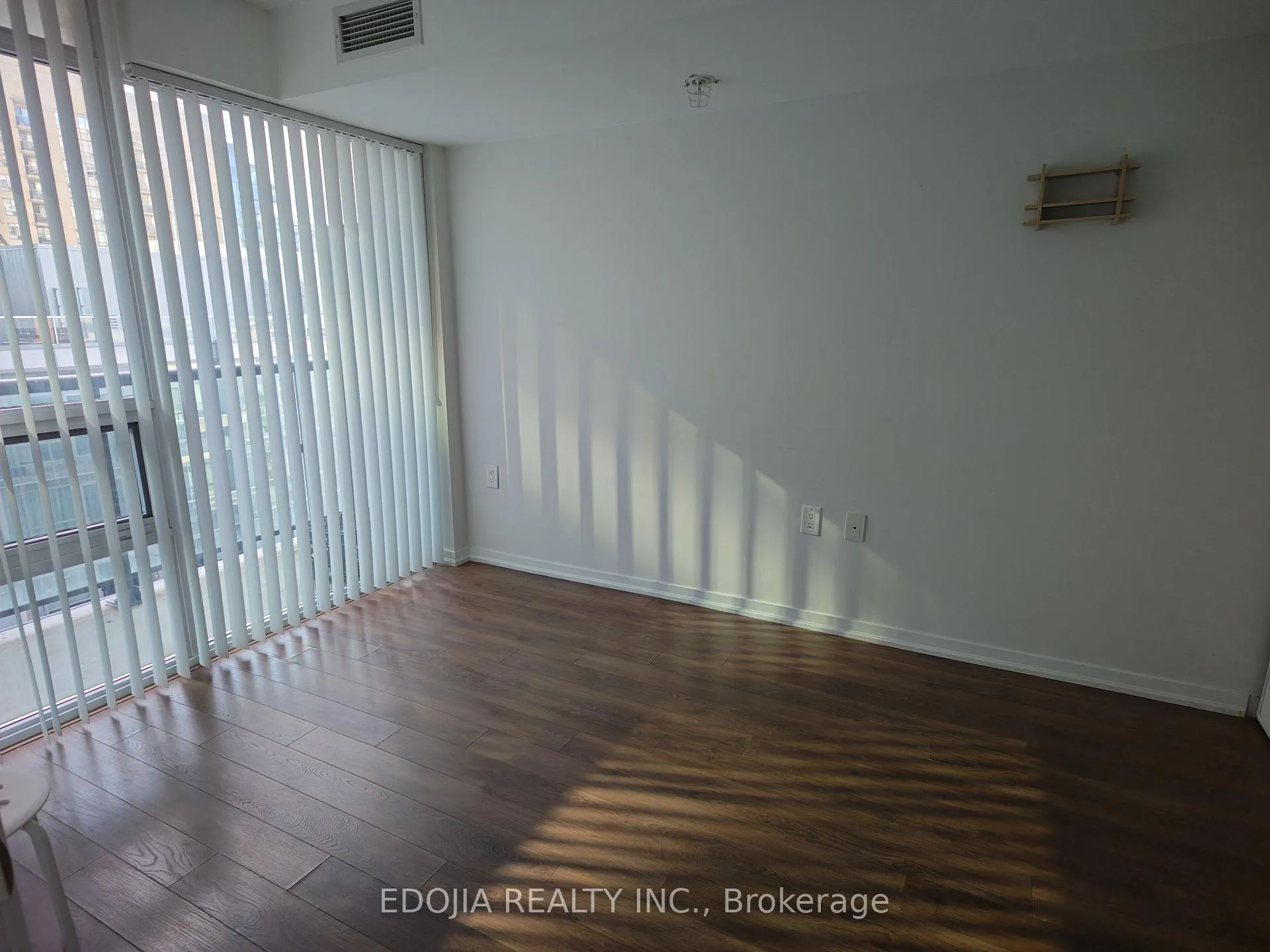 Photo 6 of Unit 1011W, 36 Lisgar Street, Toronto, Little Portugal — HOMEH
