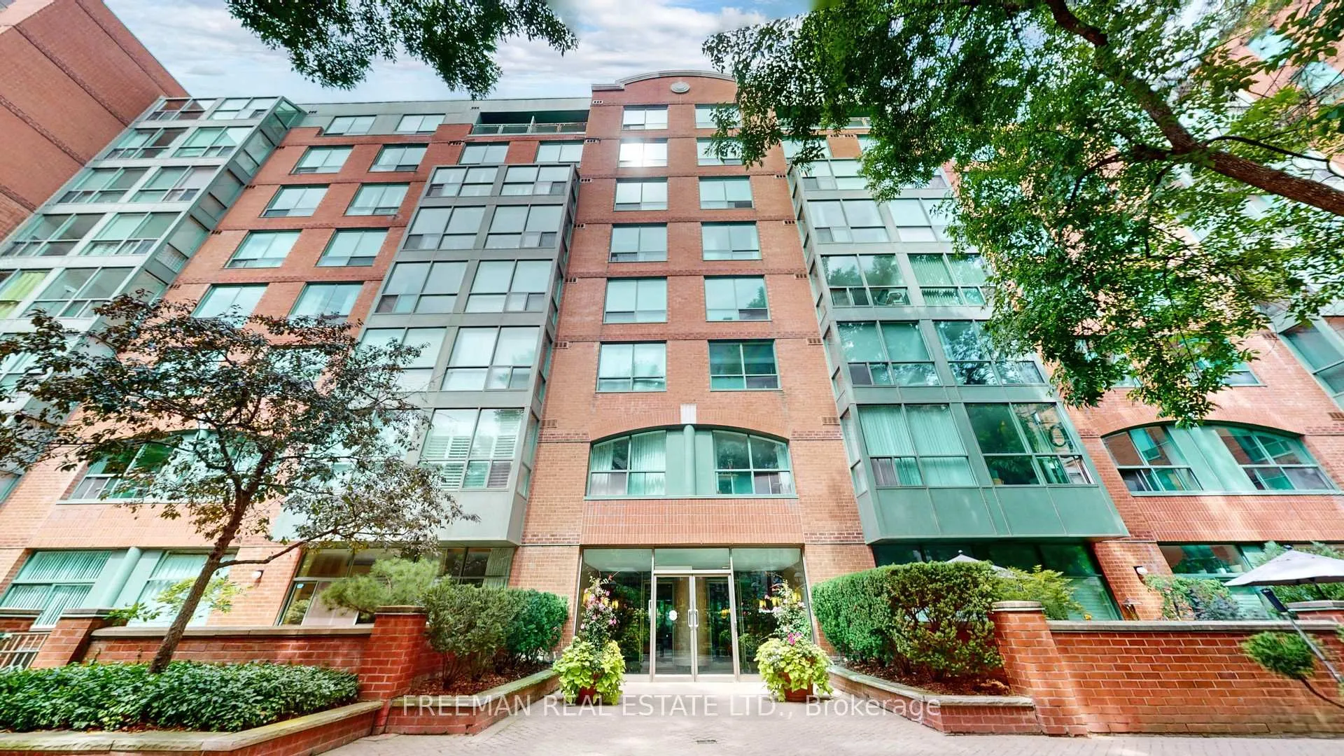 Photo 2 of Unit 203, 95 Prince Arthur Avenue, Toronto, The Annex — HOMEH